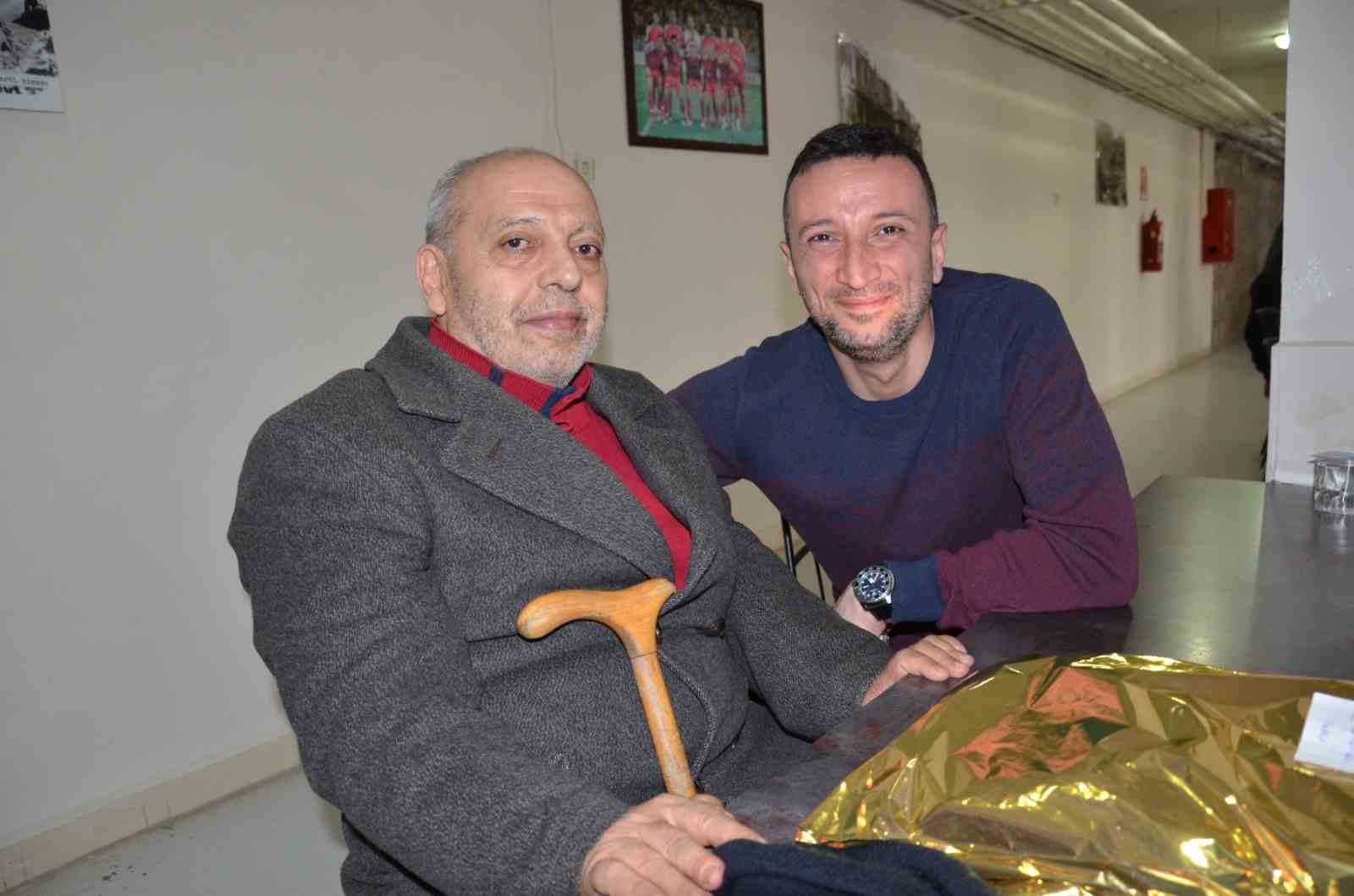 Kadın doktorlardan yaşlılara sıcacık dokunuş
