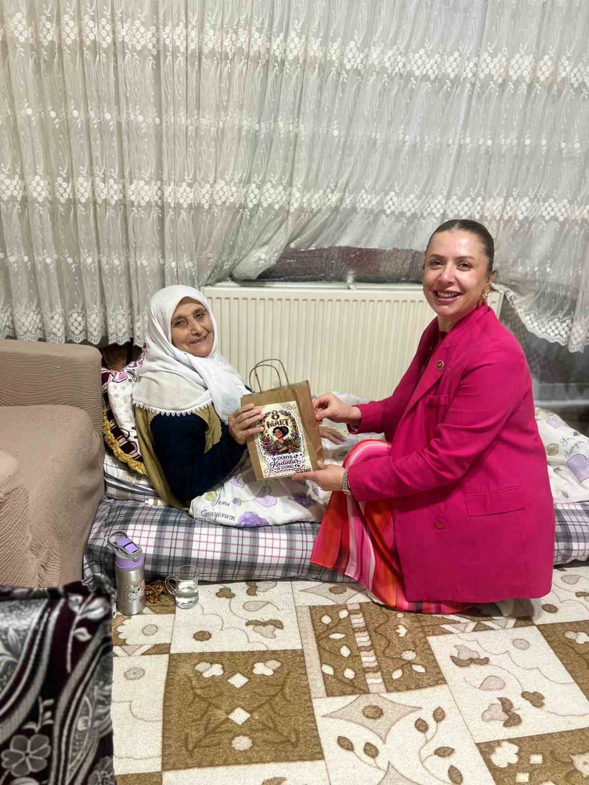 Kadın muhtardan, kadınlara anlamlı dokunuş
