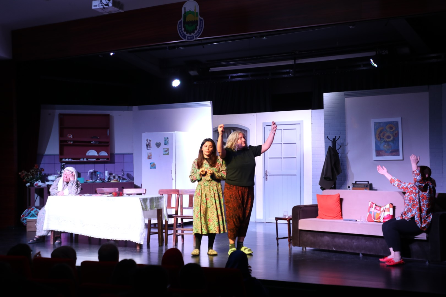 Kadın sığınağı sezon finalini yaptı
