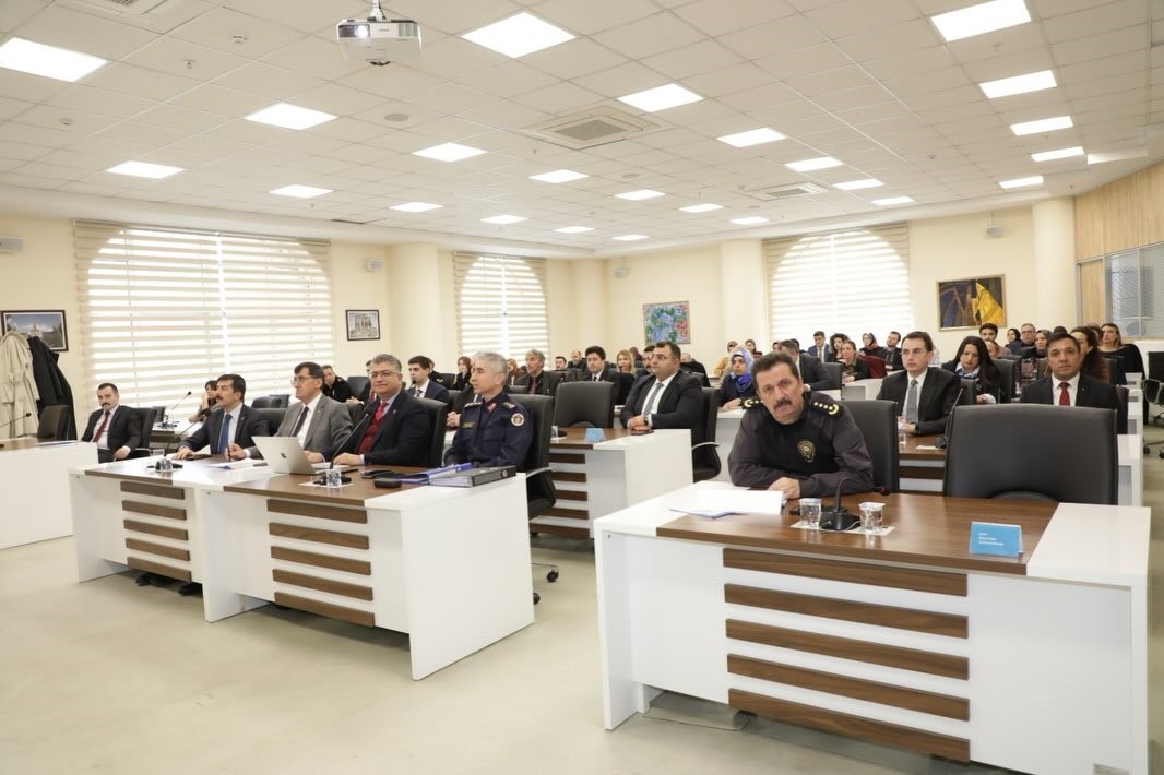 Kadına yönelik şiddet ve çocuk koruma çalışmaları, Kütahya’da çok yönlü olarak değerlendirildi
