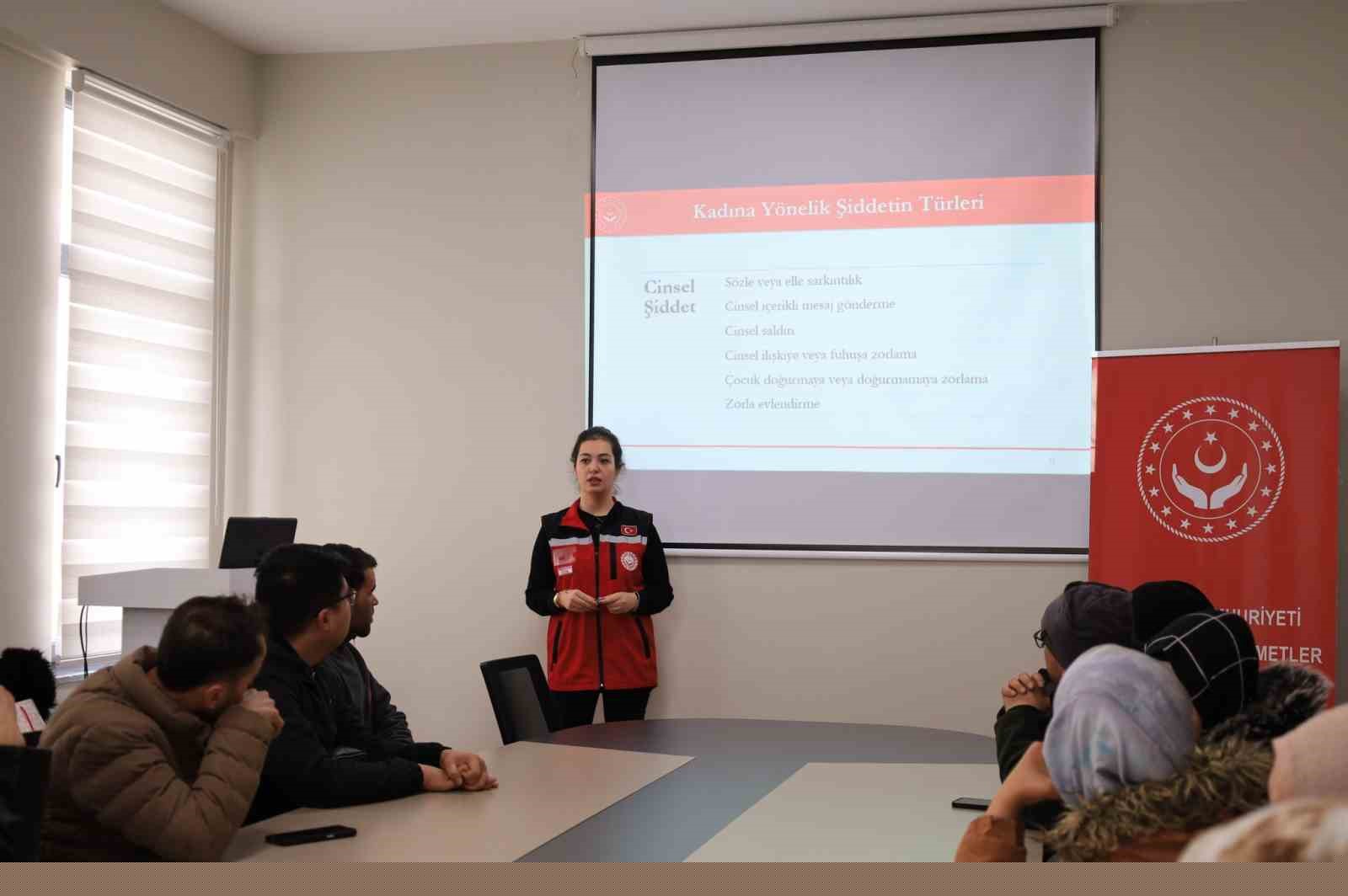 Kadına yönelik şiddetle mücadele eğitimi verildi
