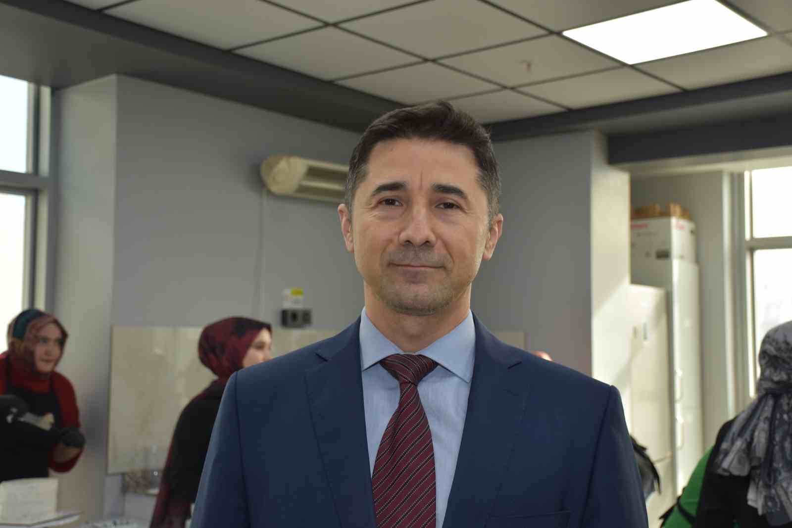 Kadınlar bu kursta hem öğreniyor, hem ailelerine destek oluyor
