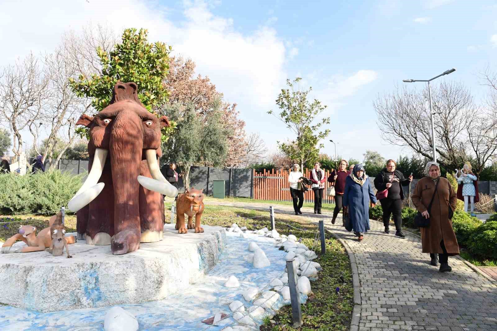 Kadınlar Bursa’nın Mirasıyla Buluştu
Kadınlar Bursa’nın Mirasıyla Buluştu