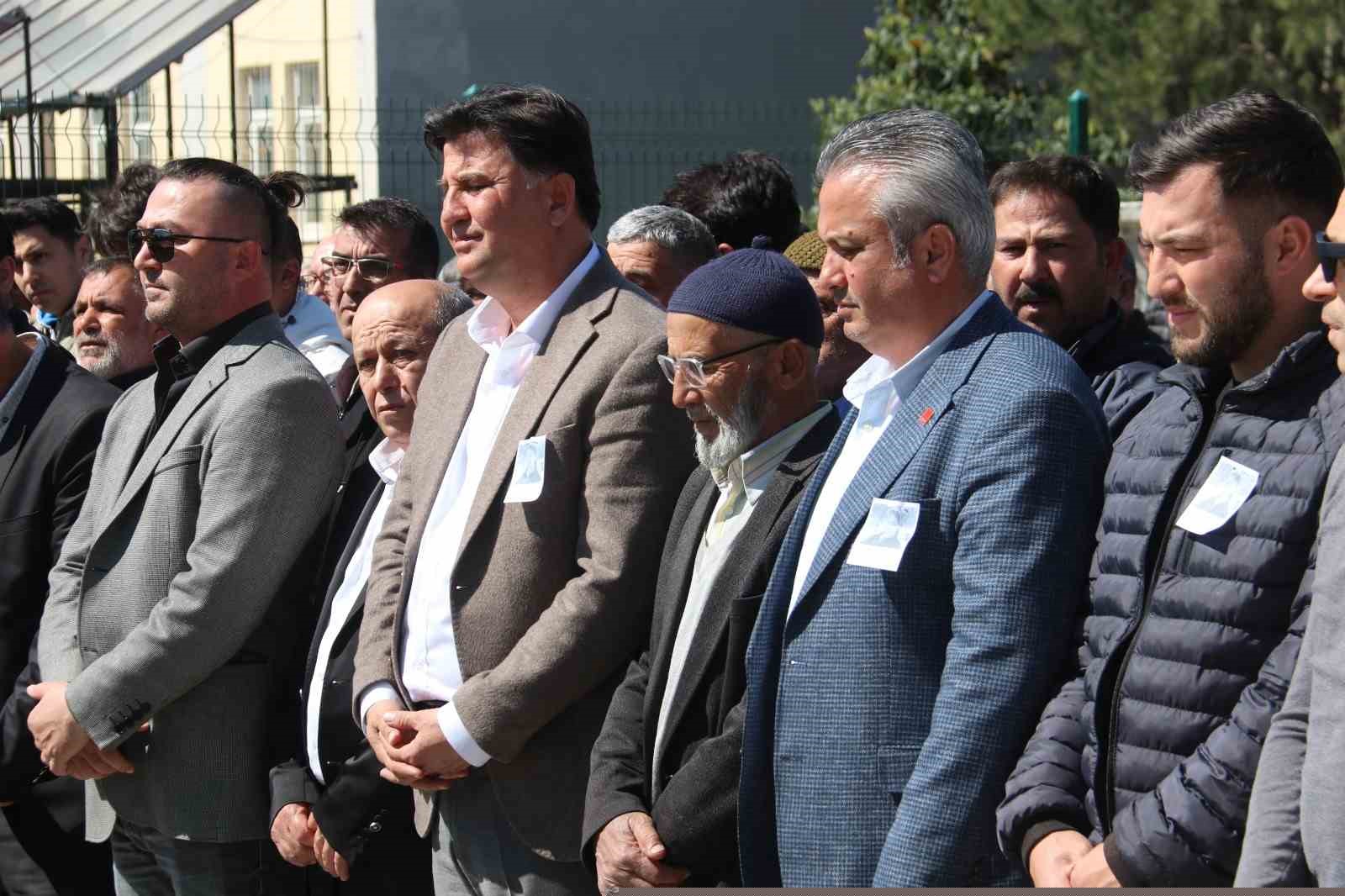 Kadınlar Günü’nde kocası tarafından katledilen kadın toprağa verildi
