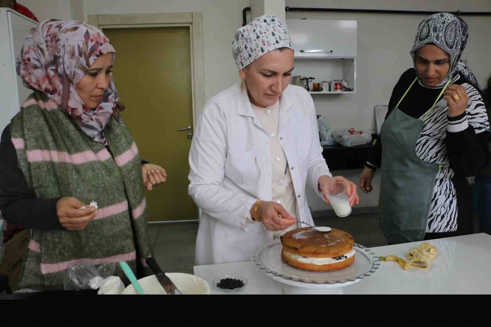 Kadınların emeği madalyayla taçlandı
