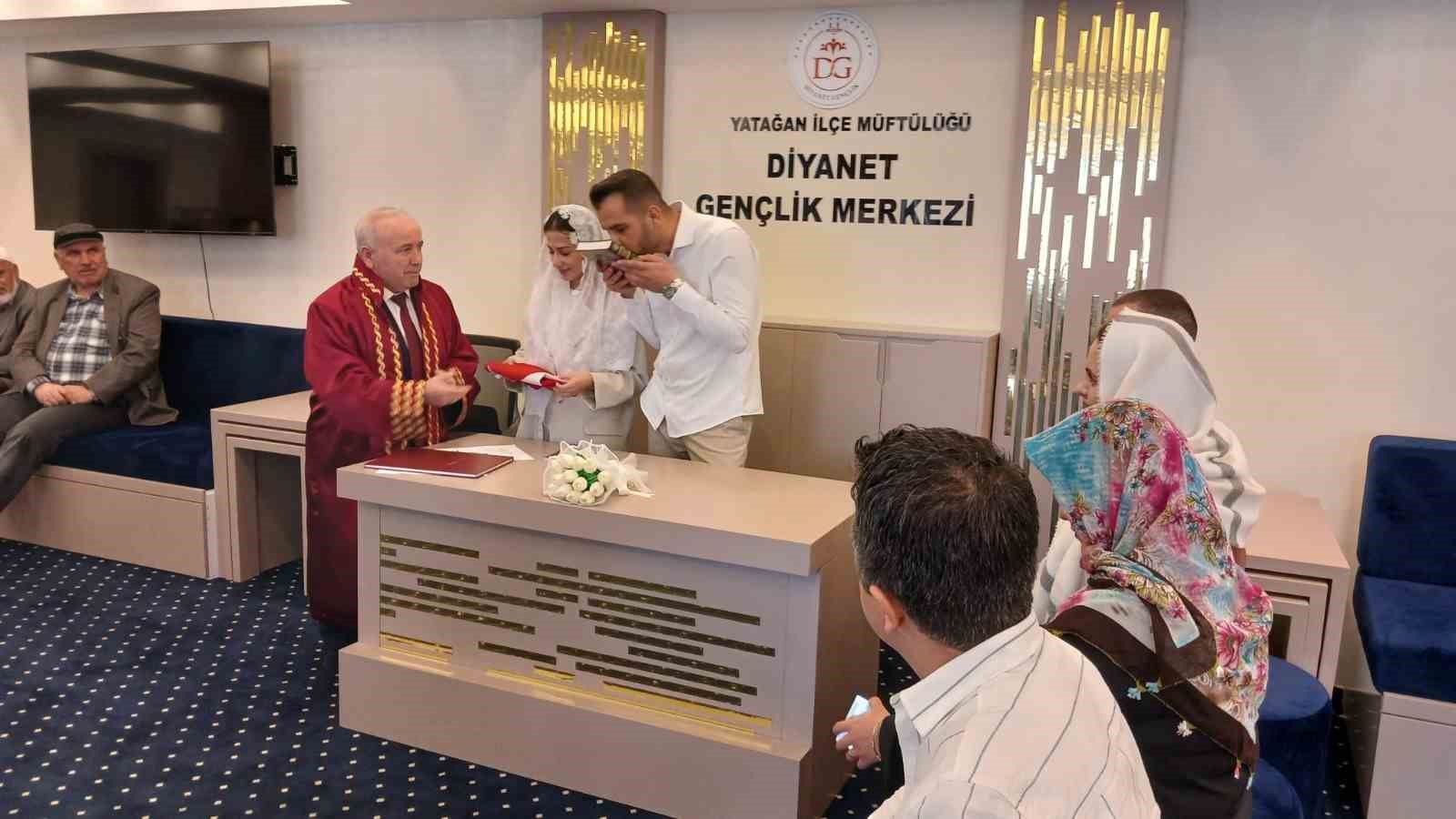 Kadir Gecesi’nde mutluluğa ’evet’ dediler
