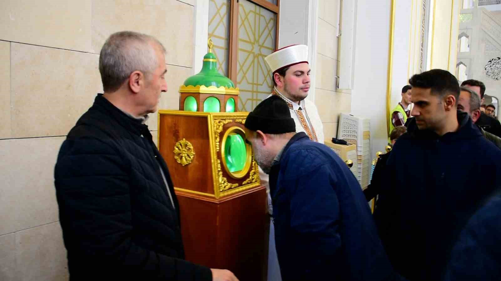 Kadir Gecesi’nde Şahinbey Millet Cami doldu taştı
