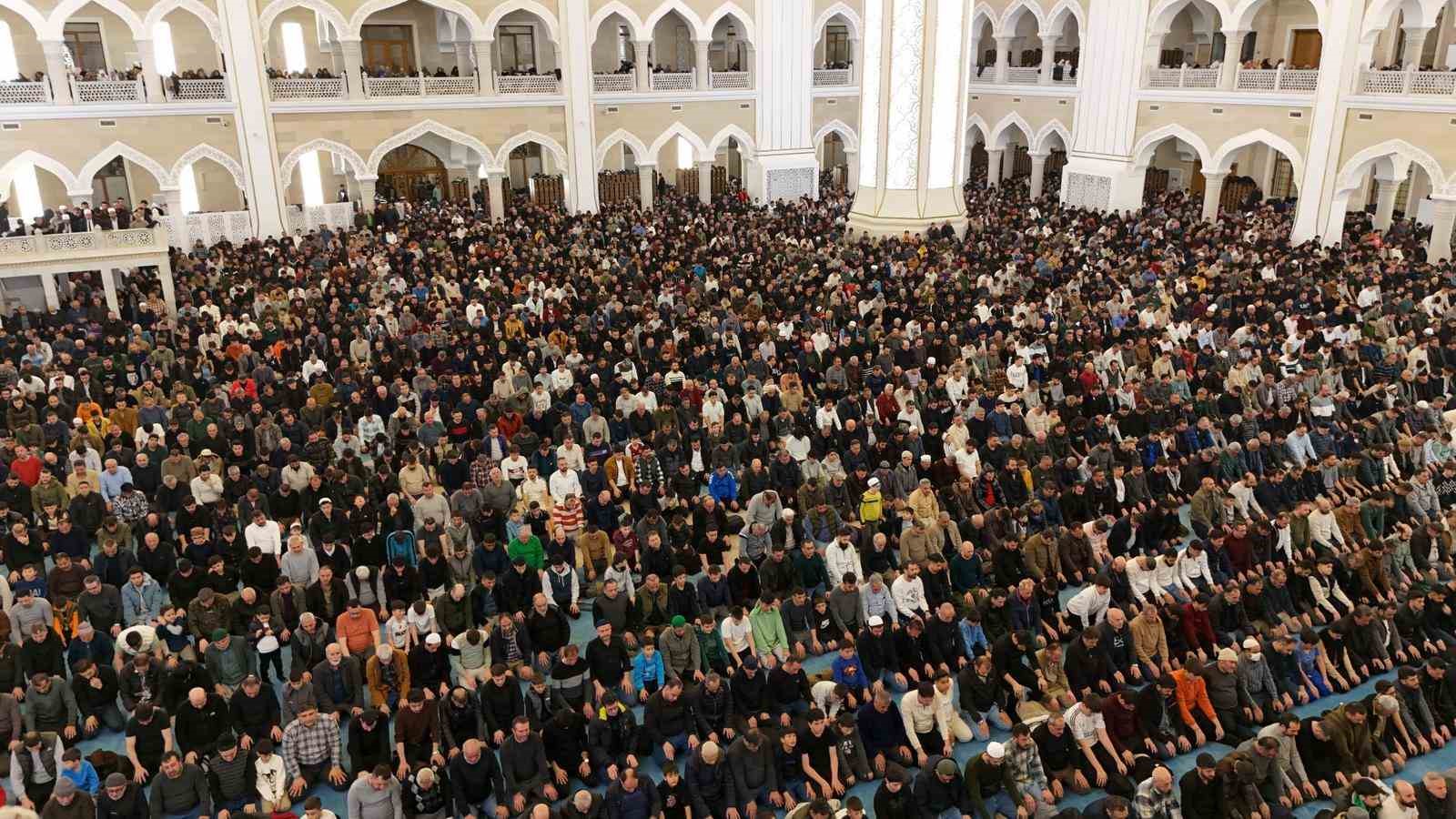 Kadir Gecesi’nde Şahinbey Millet Cami doldu taştı
