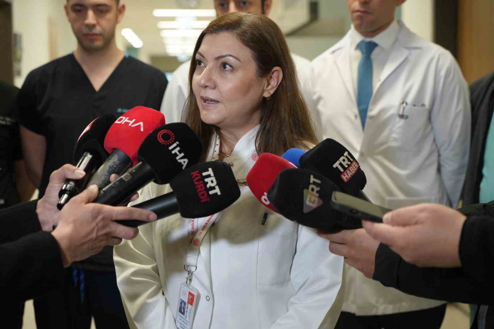 Kafasındaki nadir tümör alındı, hayata tekrar gülümsedi
Kafasındaki nadir tümör alındı, hayata tekrar gülümsedi