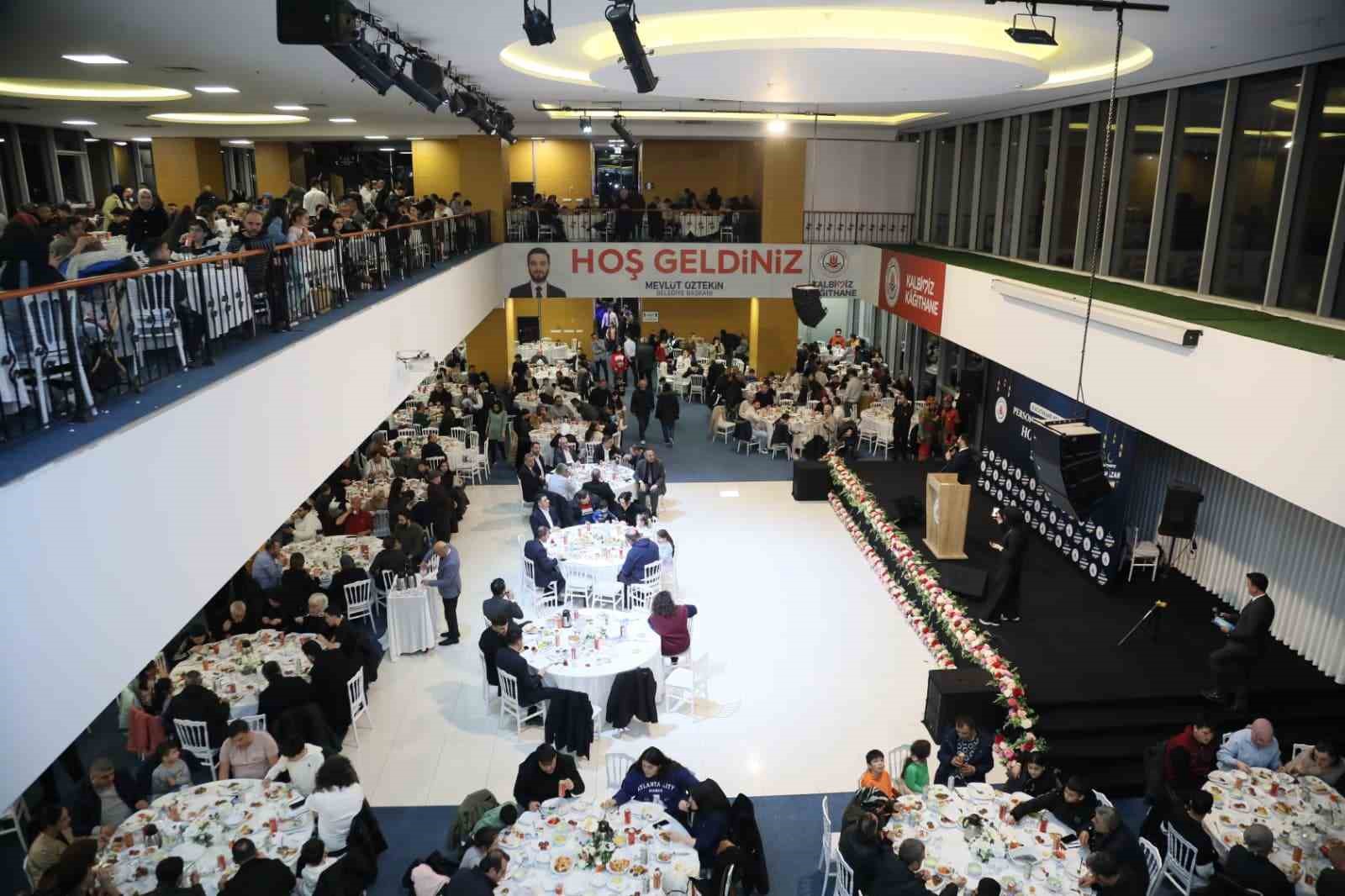 Kağıthane Belediyesi personeli geleneksel iftarda buluştu
