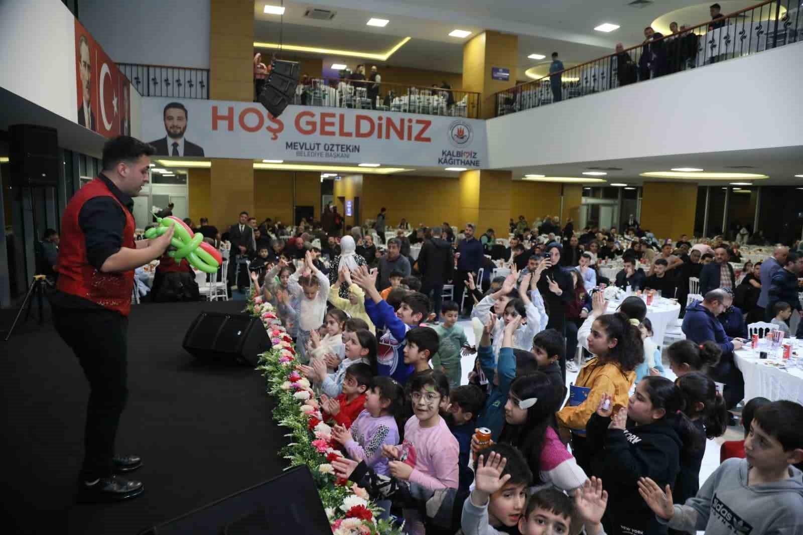 Kağıthane Belediyesi personeli geleneksel iftarda buluştu
