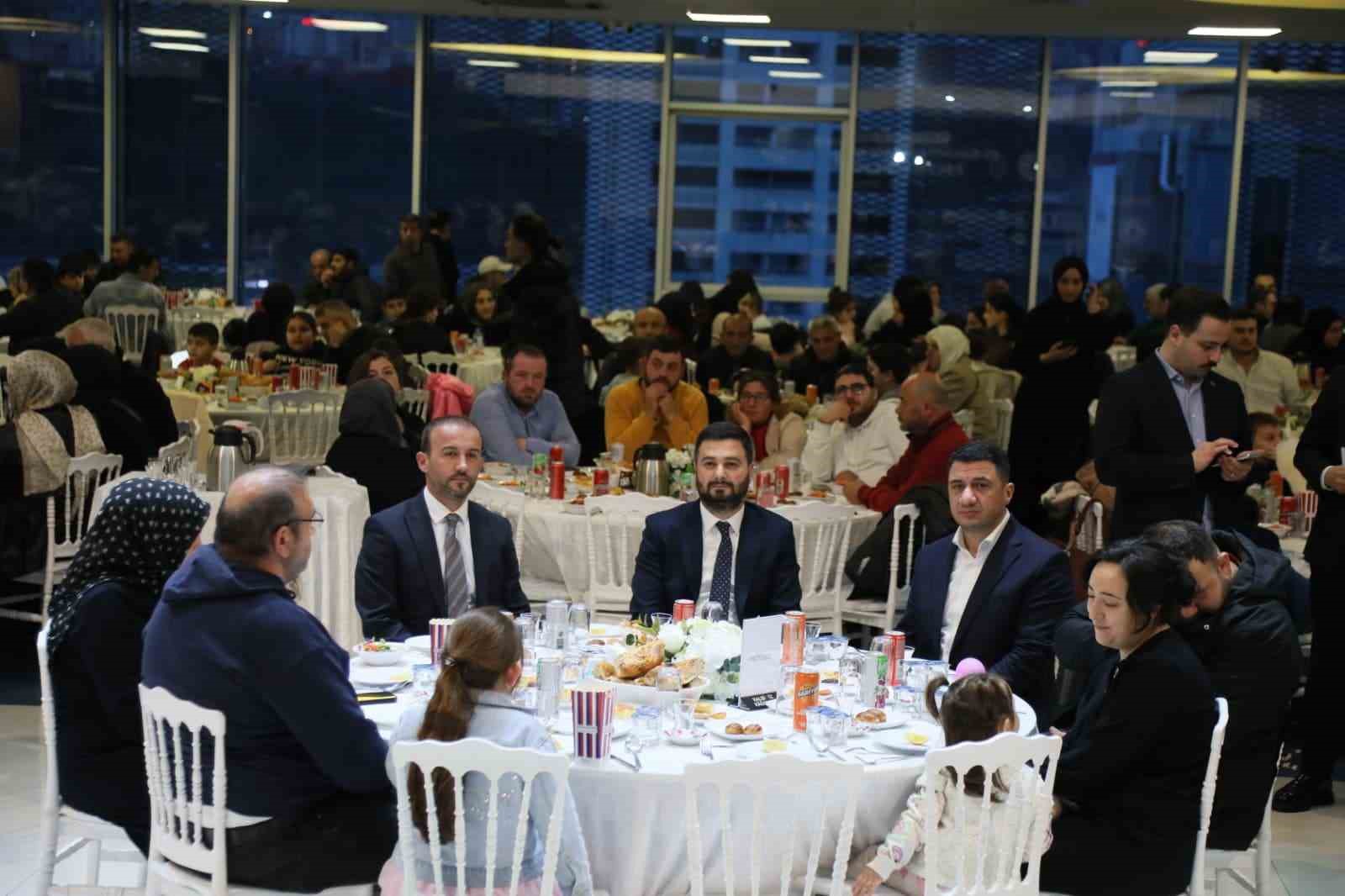 Kağıthane Belediyesi personeli geleneksel iftarda buluştu
