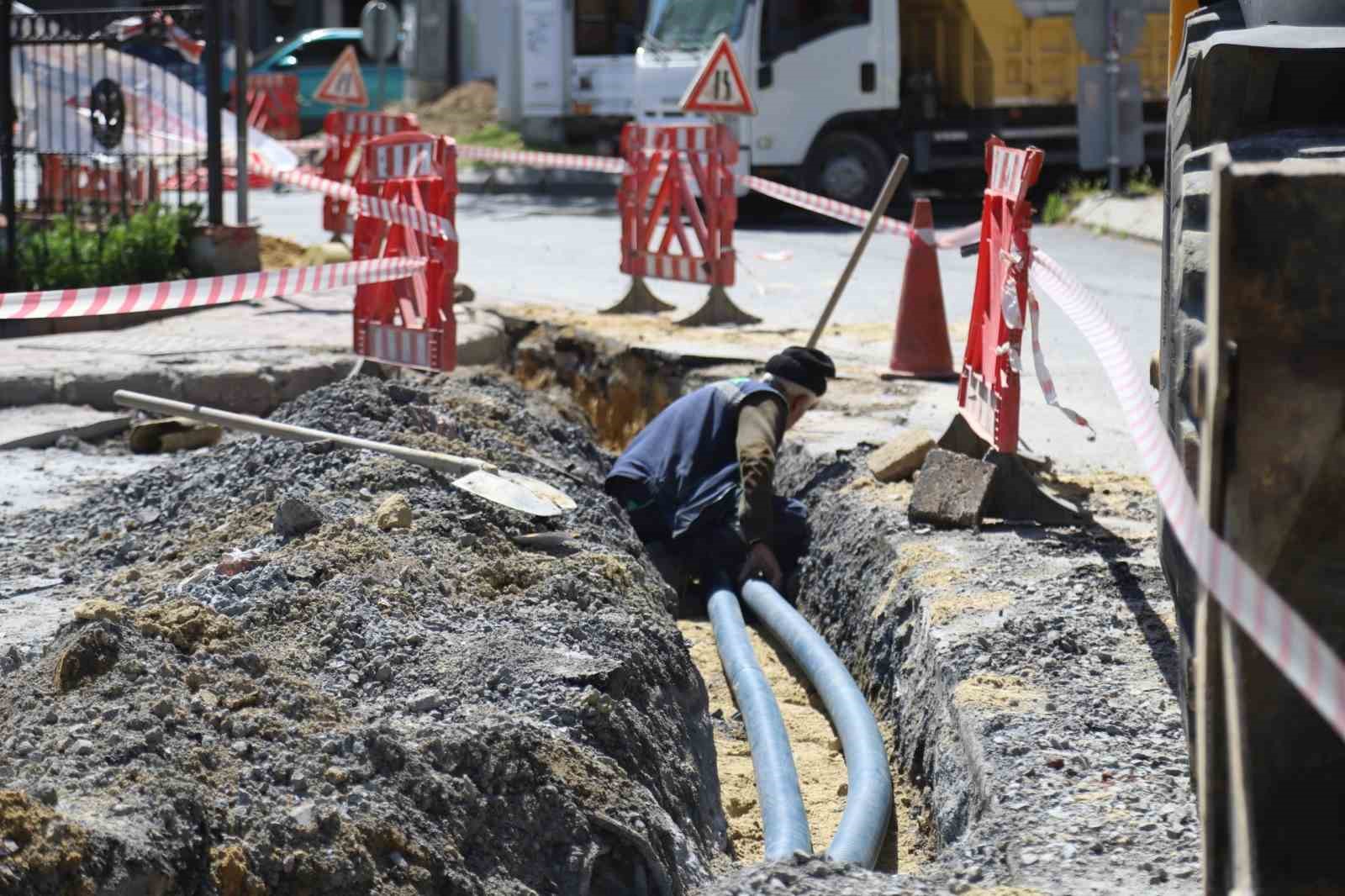 Kağıthane’de elektrik hatları yer altına alınarak altyapı güçlendiriliyor
