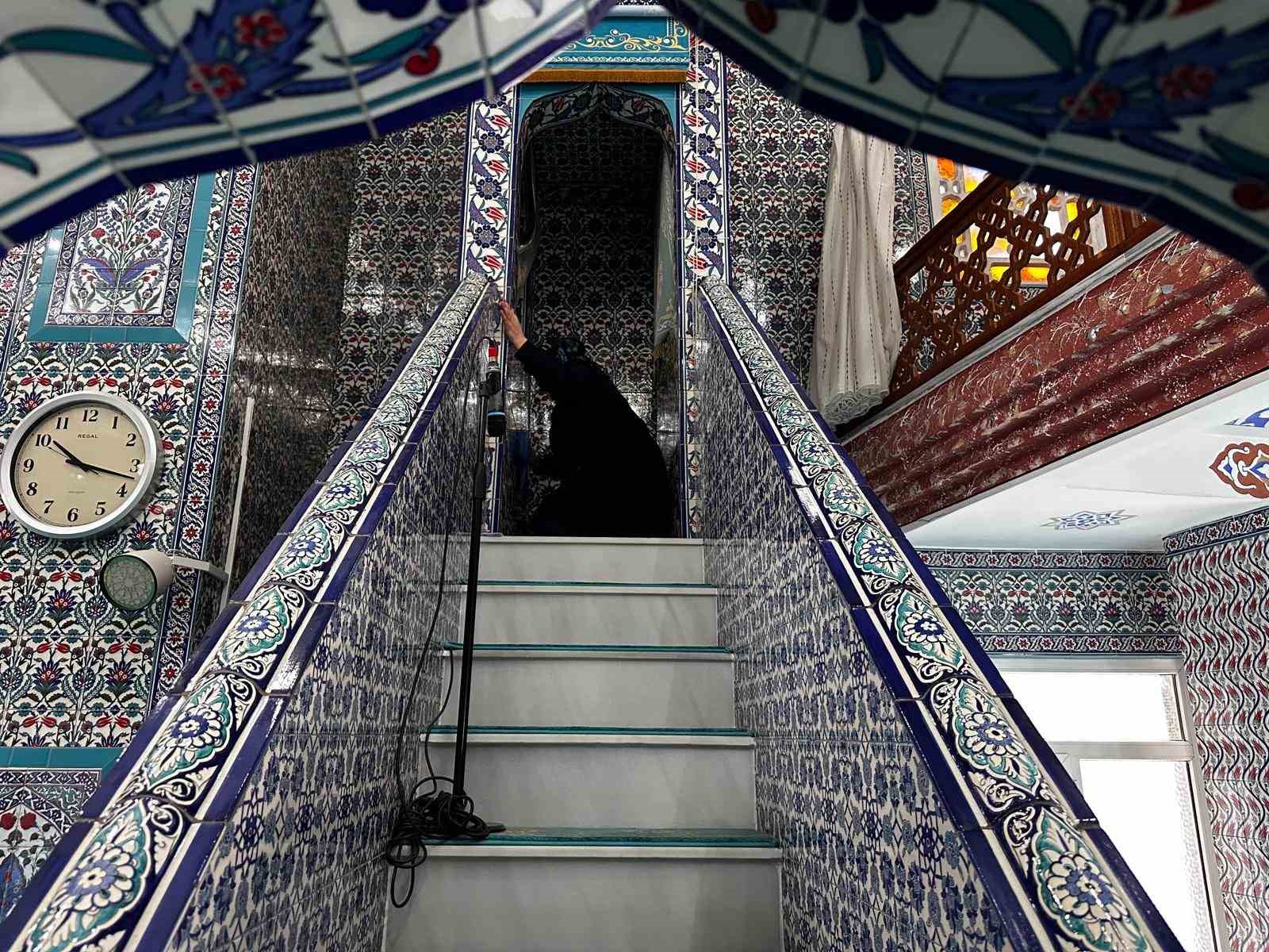 Kağıthane’de ibadethaneler Ramazan’a hazır
