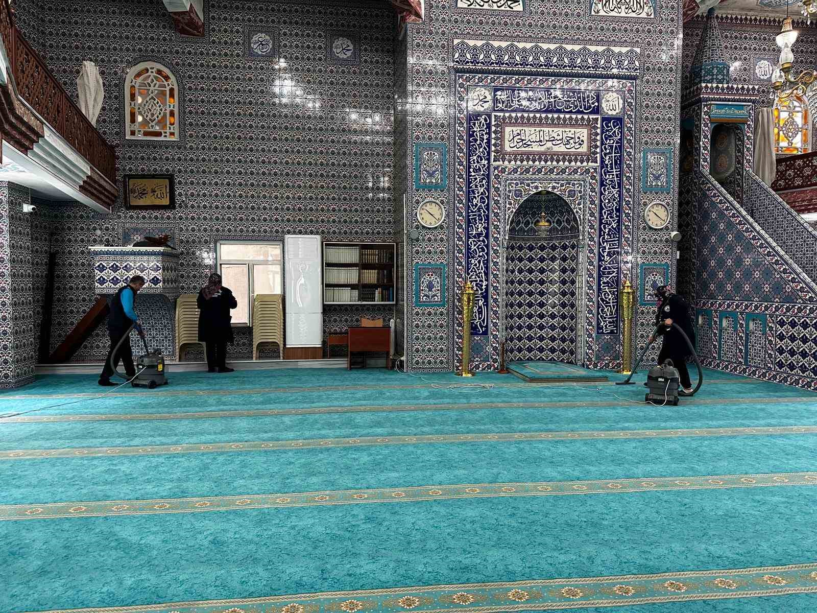 Kağıthane’de ibadethaneler Ramazan’a hazır
