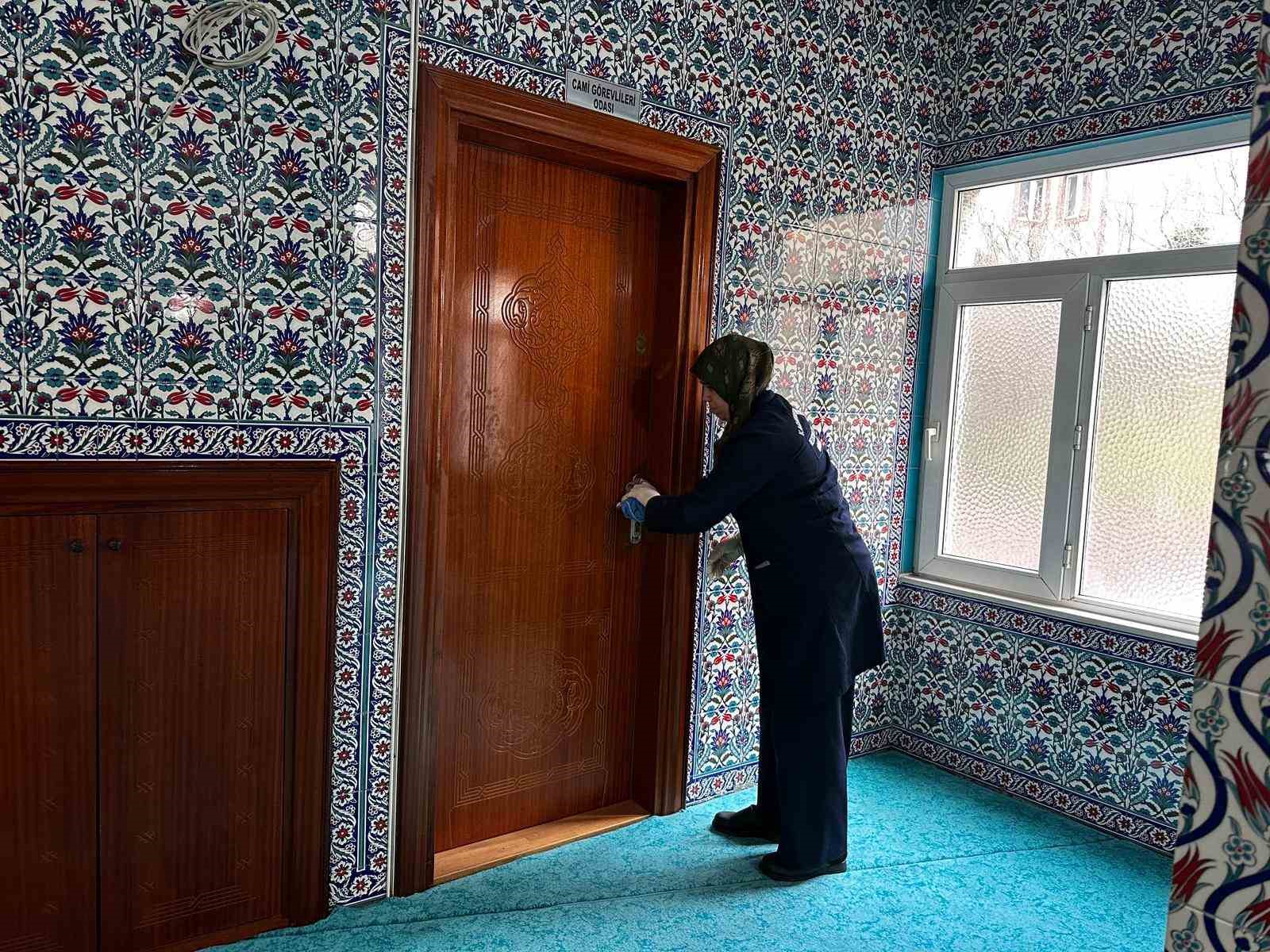 Kağıthane’de ibadethaneler Ramazan’a hazır
