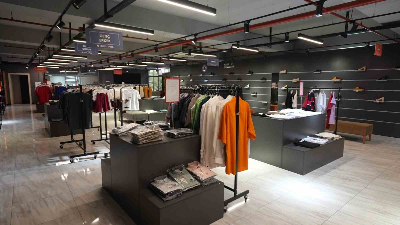 Kağıthane’de sosyal destek elden gönüle büyüyor
