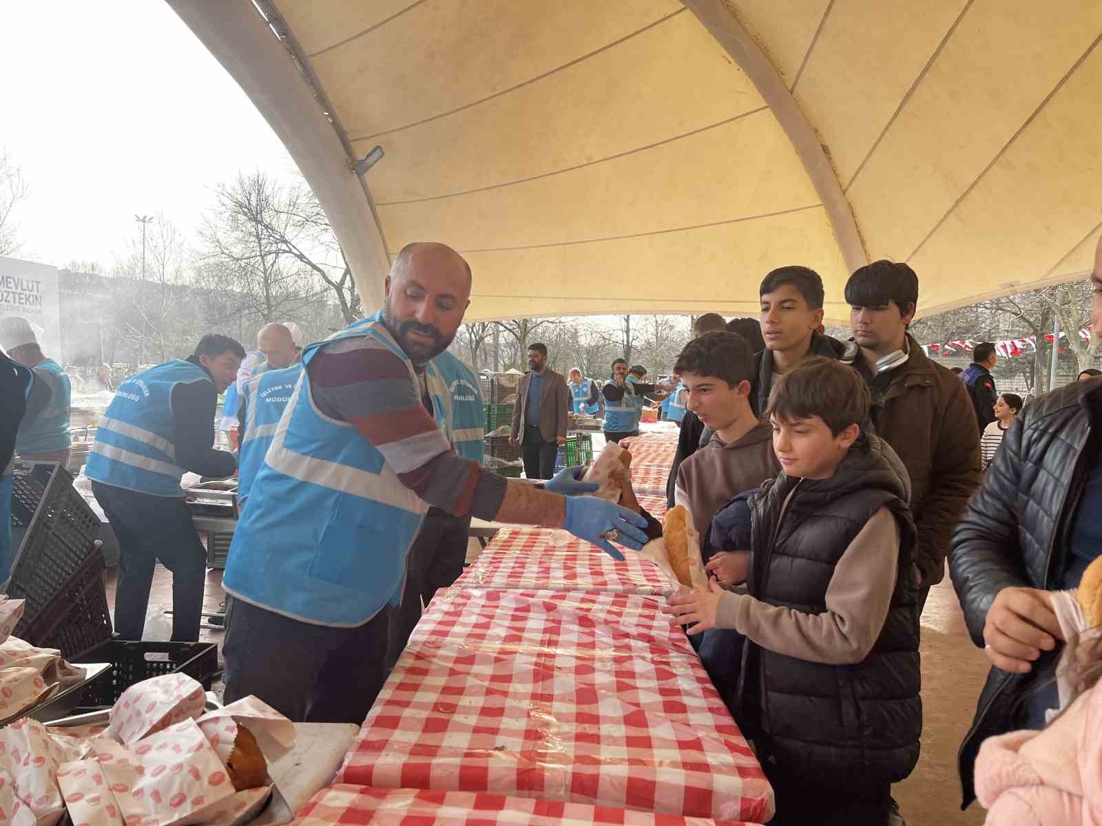 Kağıthane’de "sucuk ekmek" şöleni

