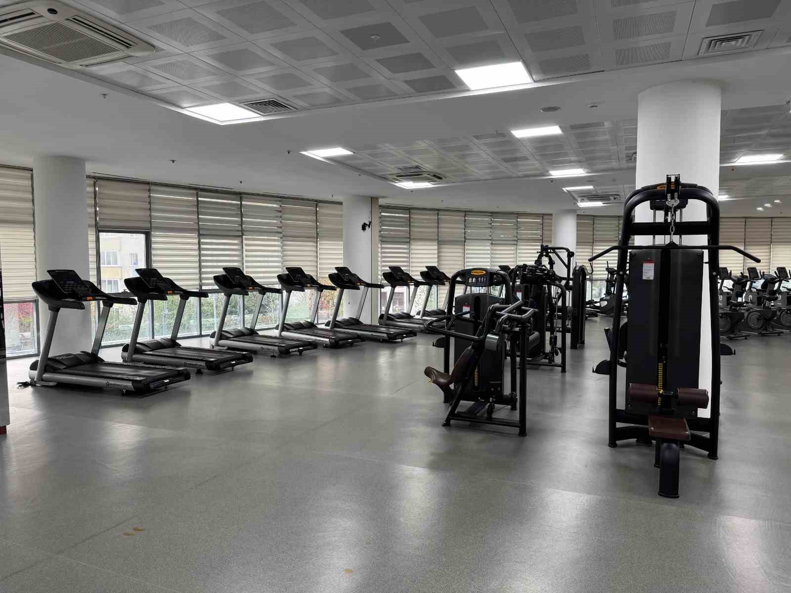 Kağıthane’de yetişkinlere yönelik yüzme ve fitness kurslarında yeni dönem başladı
Kağıthane’de yetişkinlere yönelik yüzme ve fitness kurslarında yeni dönem başladı