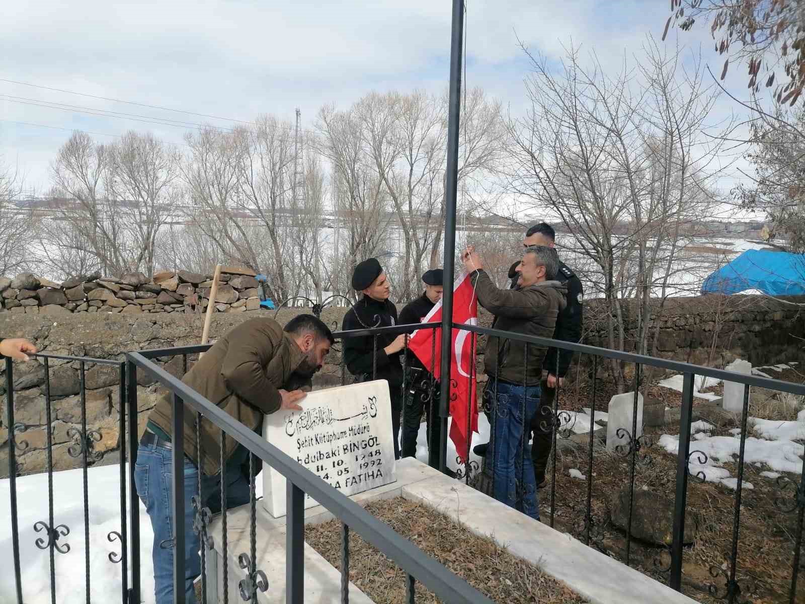 Kahraman şehitlerimizin aziz hatırasına sahip çıktılar
