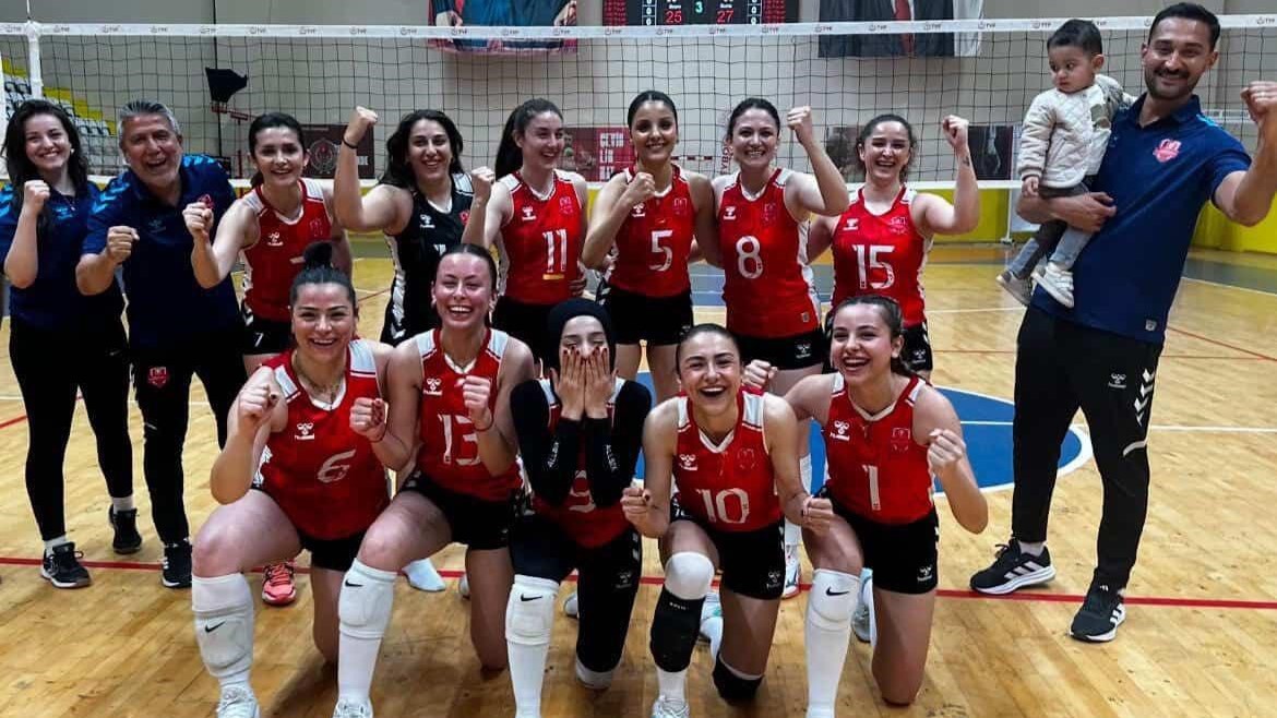 Kahramanmaraş Büyükşehir Belediyespor kadın voleybol takımı 2. Lig’e yükseldi
