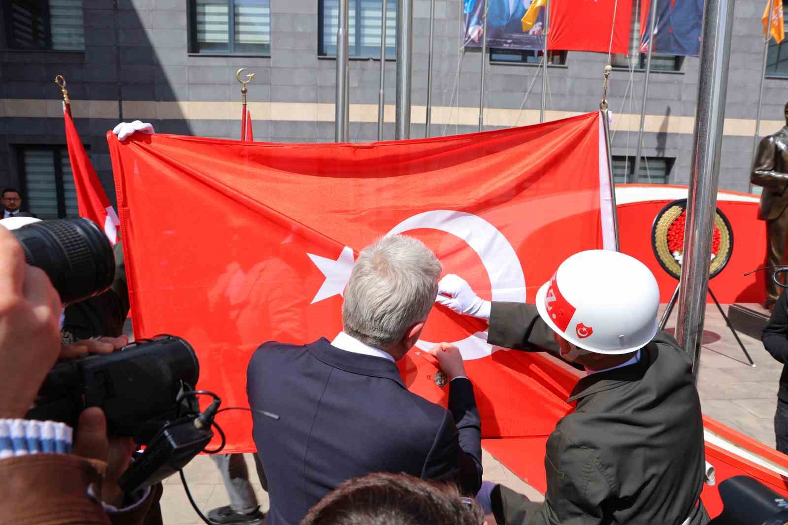 Kahramanmaraş’a İstiklal Madalyası’nın verilişinin 101. yılı kutlandı
Kahramanmaraş’a İstiklal Madalyası’nın verilişinin 101. yılı kutlandı