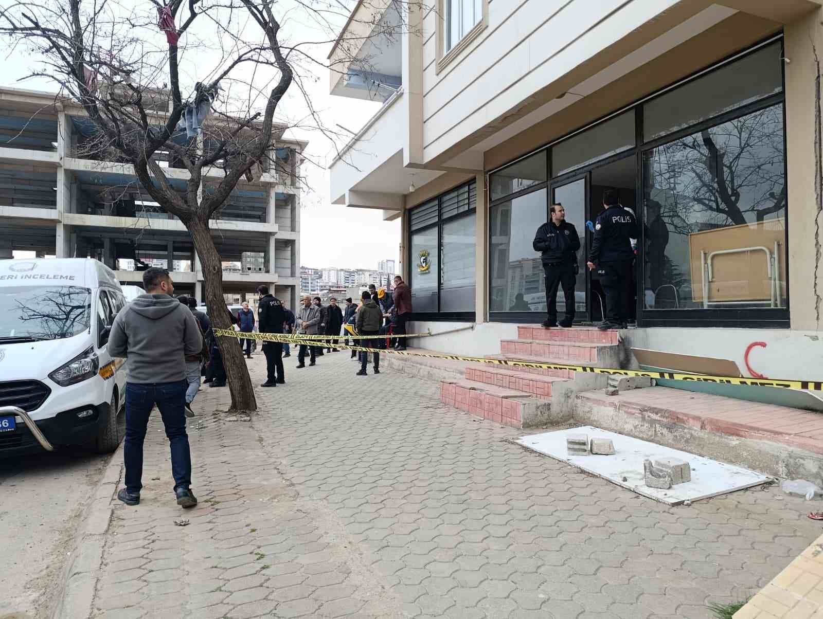 Kahramanmaraş’ta 1 kişi iş yerinde silahla vurulmuş halde bulundu
