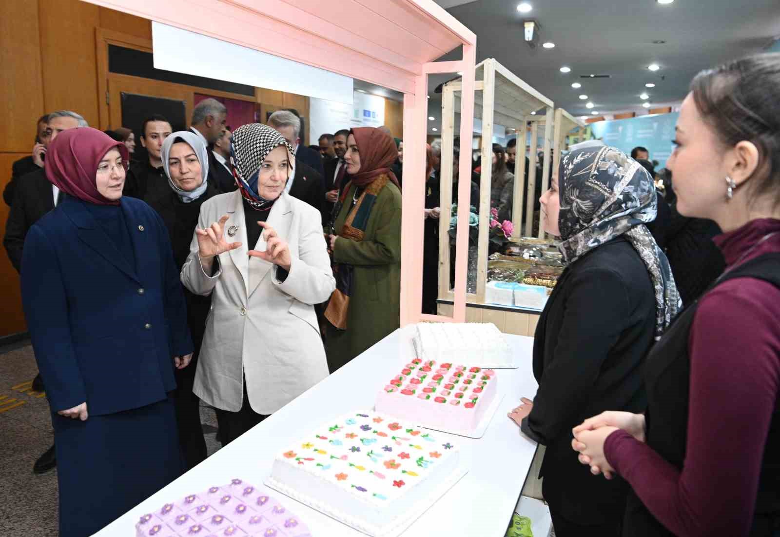 Kahramanmaraş’ta açılan ’Kahraman Kadın Akademisi’ tanıtıldı
