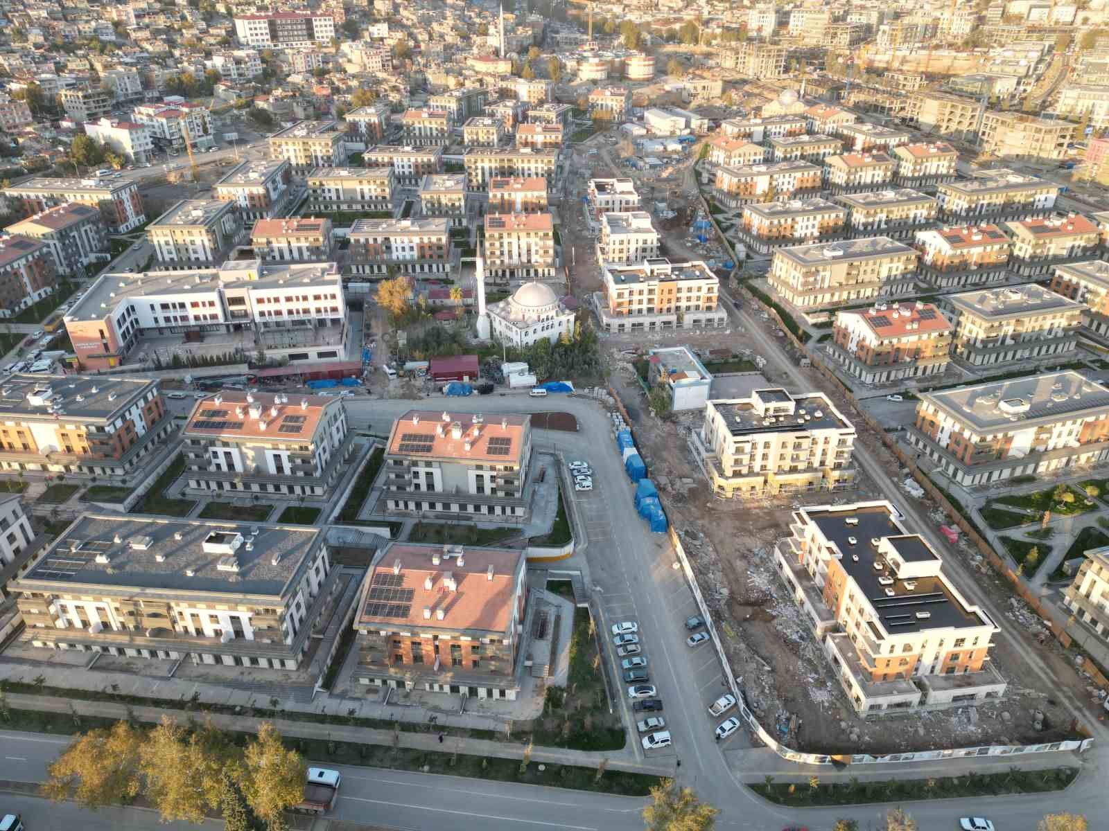 Kahramanmaraş’ta aynı açıdan çekilen görüntüler dönüşümü gözler önüne serdi
