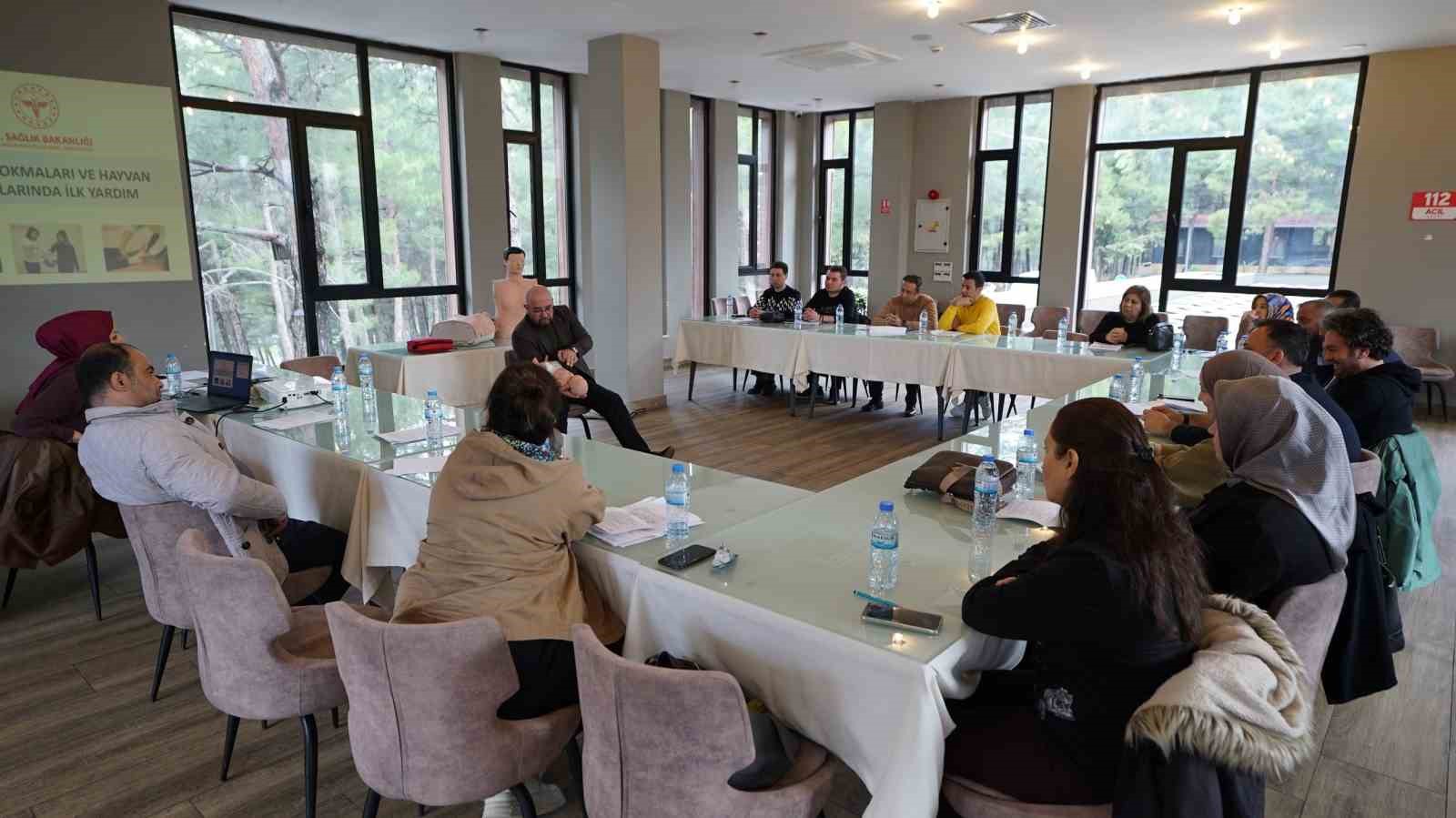 Kahramanmaraş’ta belediye personellerine ilk yardım eğitimi
Kahramanmaraş’ta belediye personellerine ilk yardım eğitimi