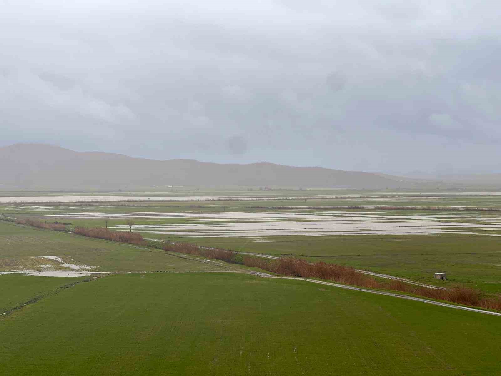 Kahramanmaraş’ta binlerce dönüm tarım arazisi sular altında kaldı

