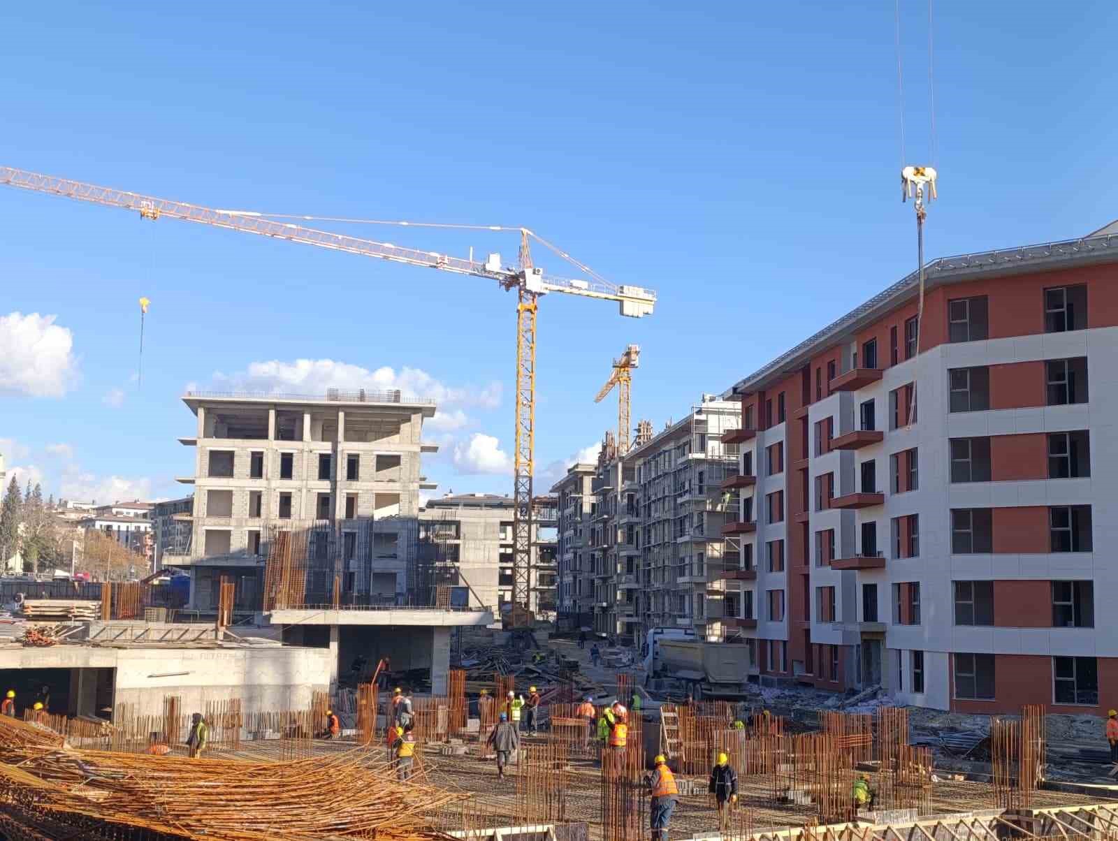 Kahramanmaraş’ta deprem konutları yükselmeye devam ediyor
