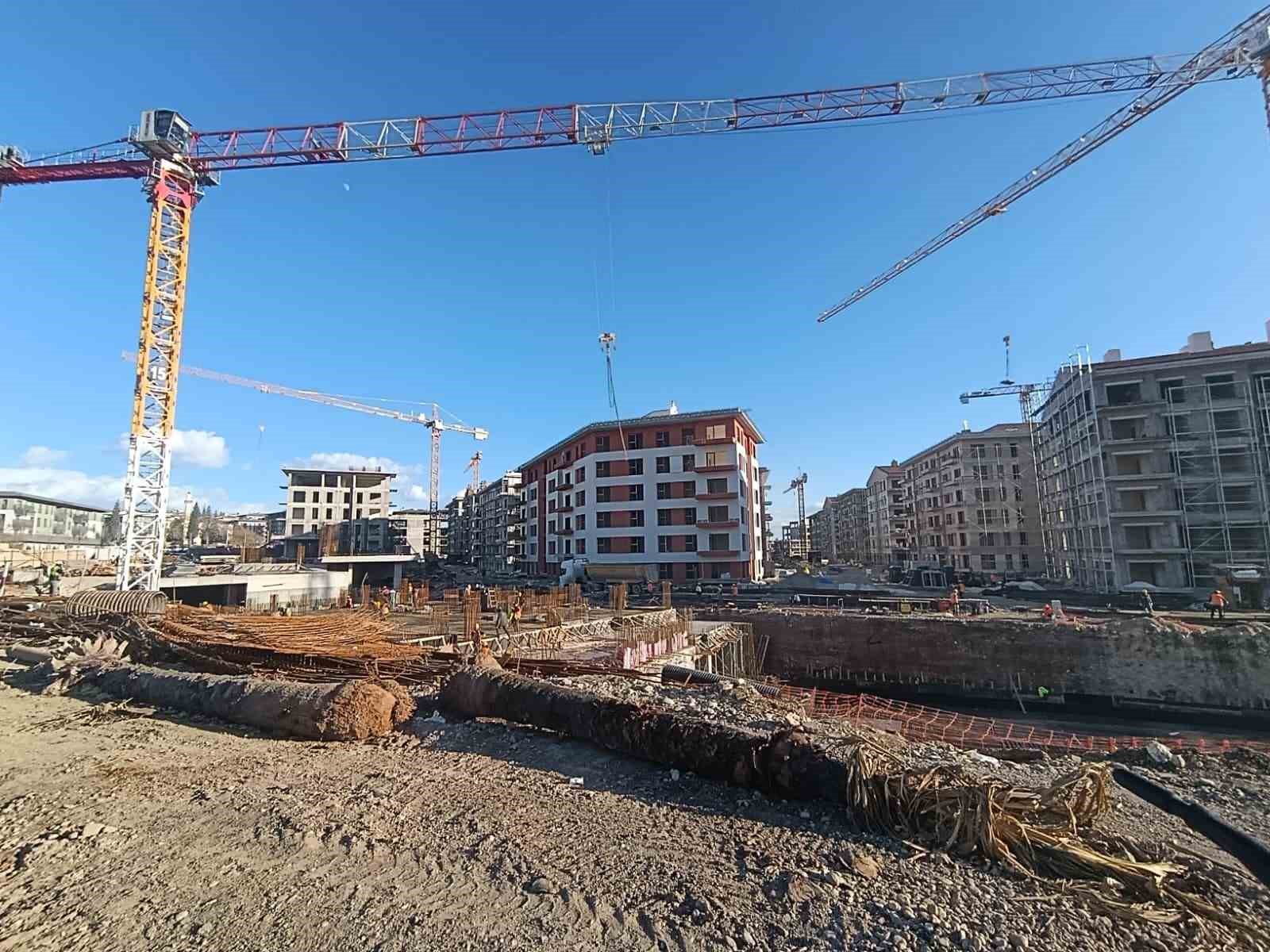 Kahramanmaraş’ta deprem konutları yükselmeye devam ediyor
