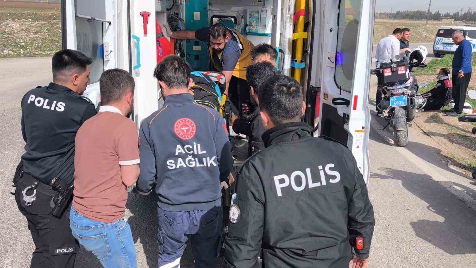 Kahramanmaraş’ta ehliyetsiz sürücü polislere çarptı: 2 polis yaralı
Kahramanmaraş’ta ehliyetsiz sürücü polislere çarptı: 2 polis yaralı