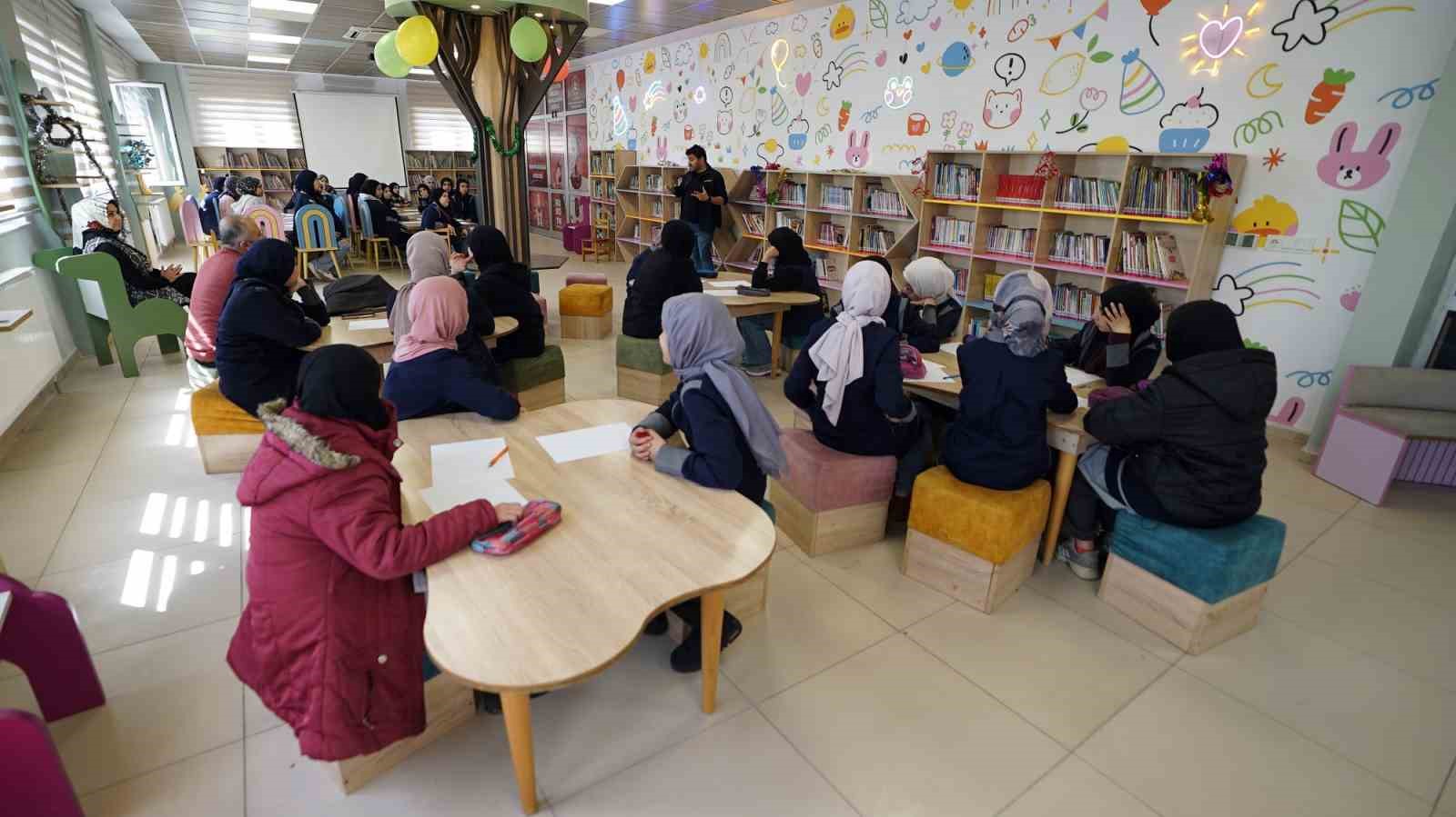 Kahramanmaraş’ta geleceğin yazarlarına ilham veren atölye
