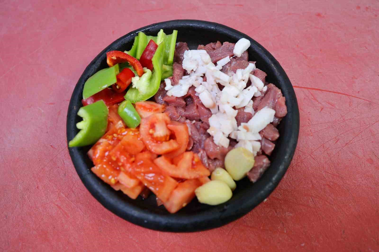 Kahramanmaraş’ta iftar sofralarını süsleyen lezzet: Eli böğründe
