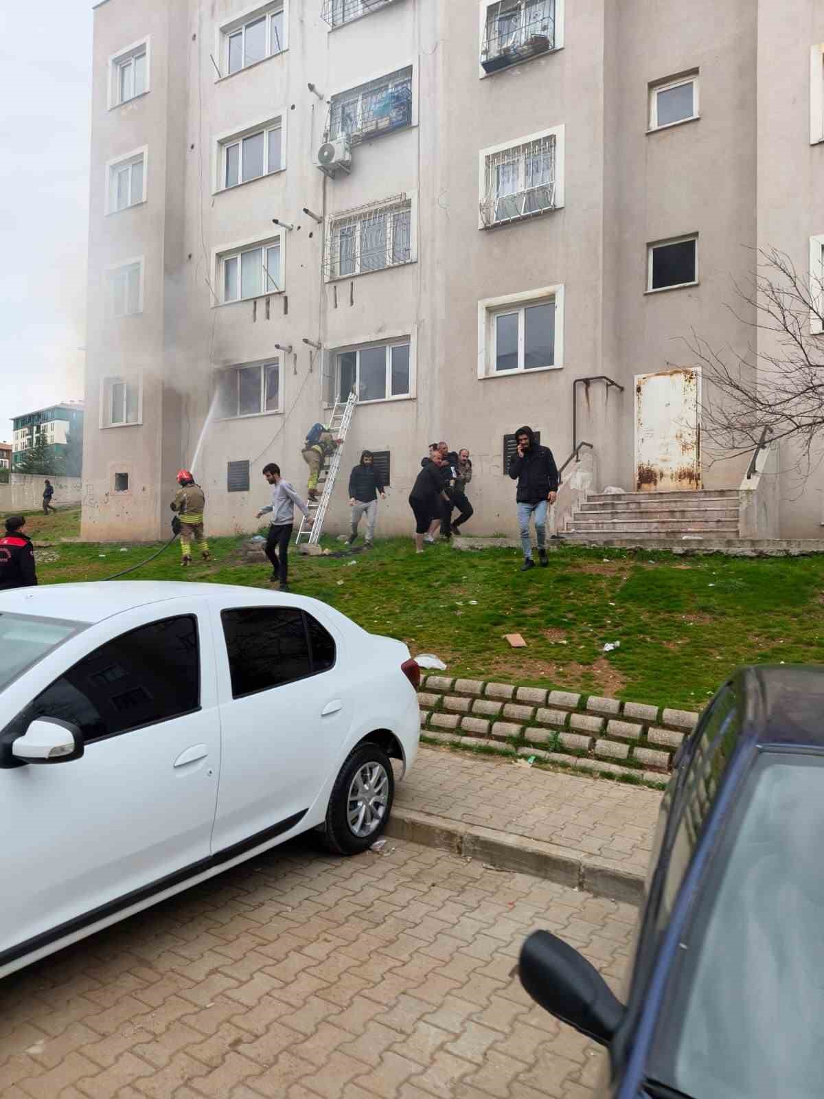 Kahramanmaraş’ta ikamet yangını
