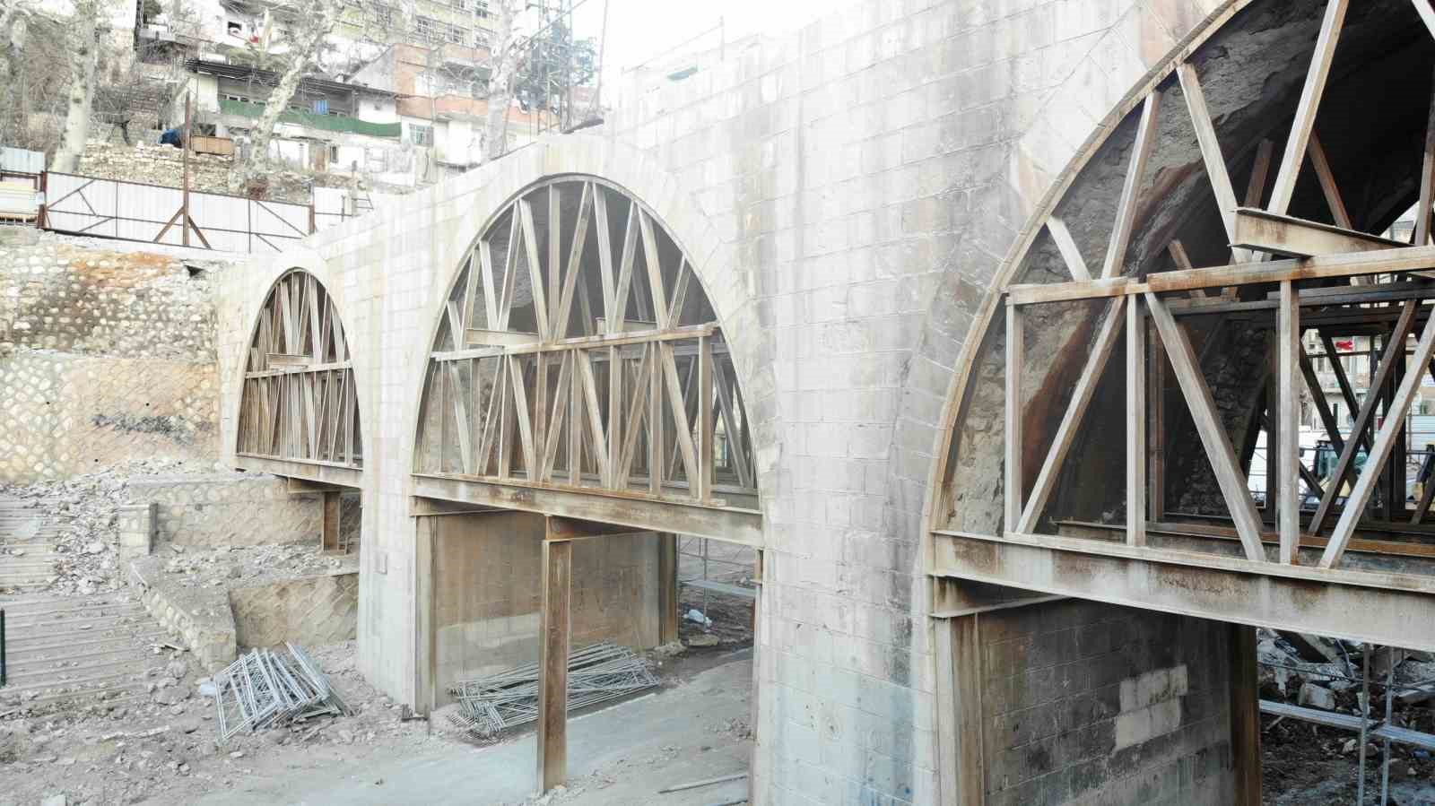 Kahramanmaraş’ta Kanlıdere Köprüsü yeniden ayağa kaldırılıyor
