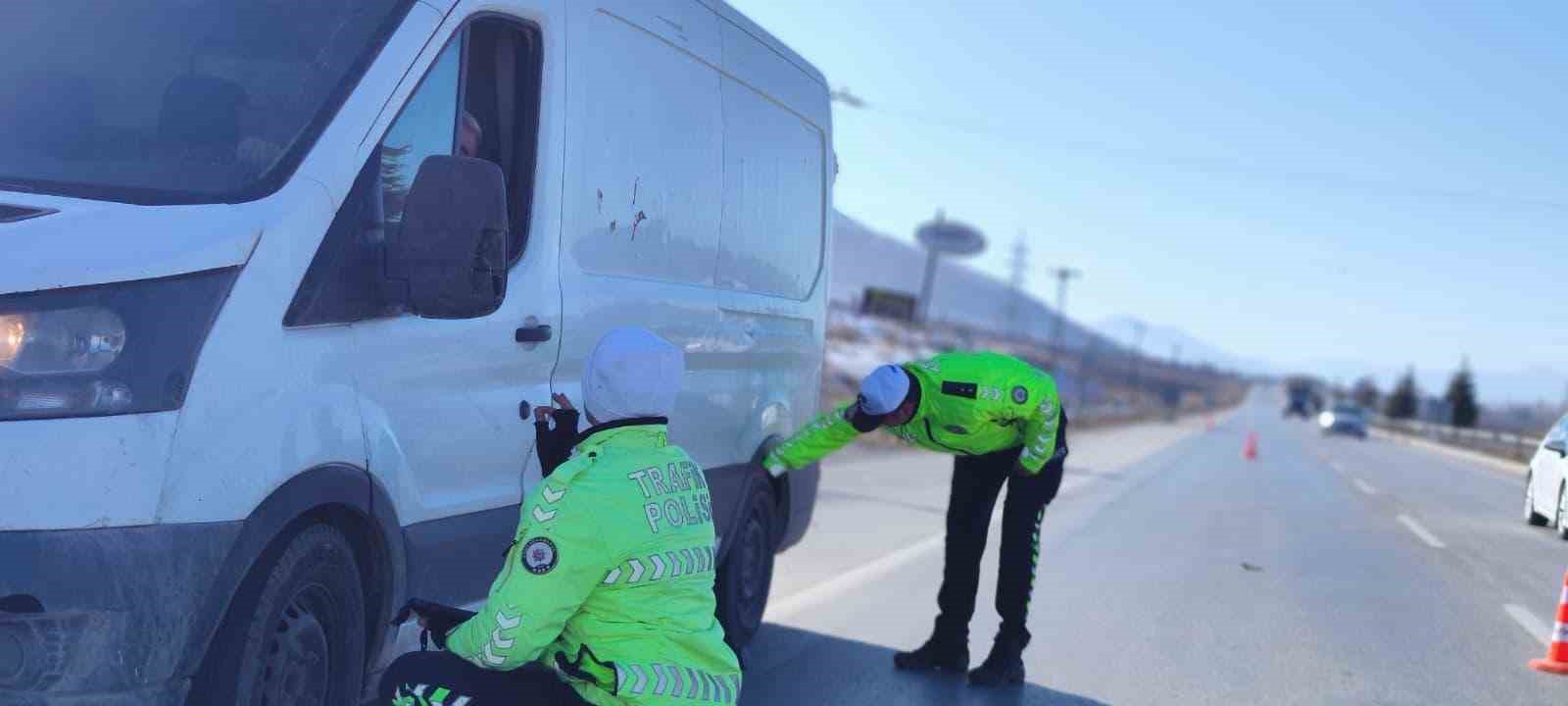 Kahramanmaraş’ta kış lastiği uygulaması
