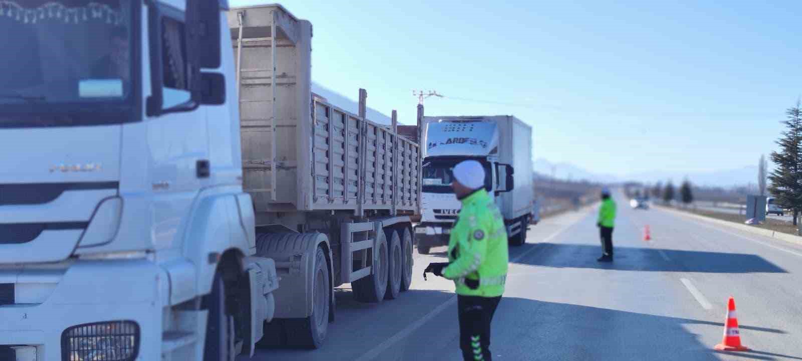 Kahramanmaraş’ta kış lastiği uygulaması

