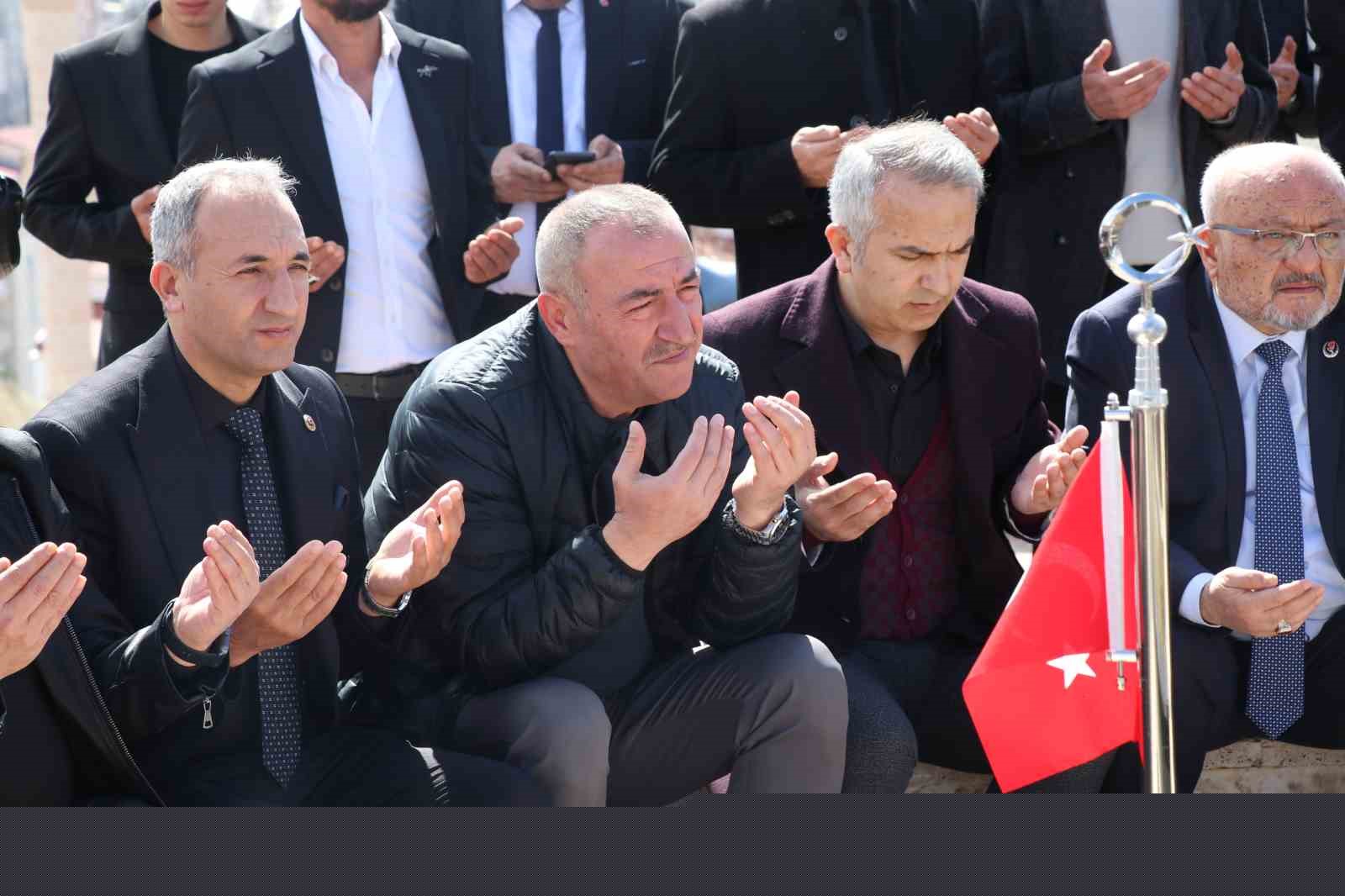 Kahramanmaraş’ta Muhsin Yazıcıoğlu’yla birlikte düşen helikopterde vefat edenler mezarları başında anıldı
