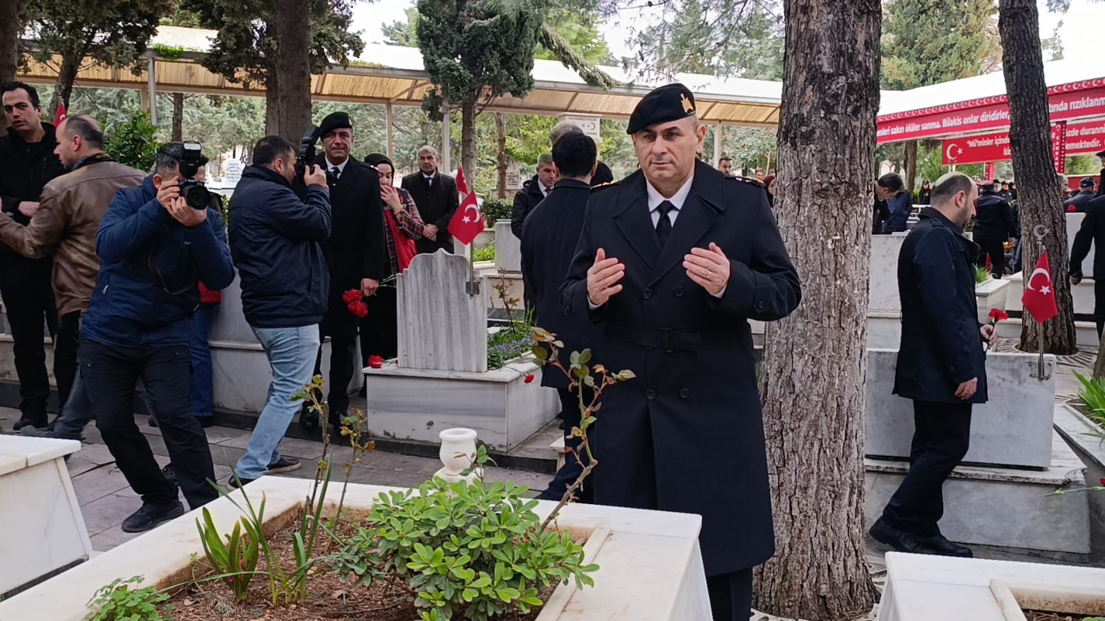 Kahramanmaraş’ta protokolden bayram öncesi şehitlik ziyareti
