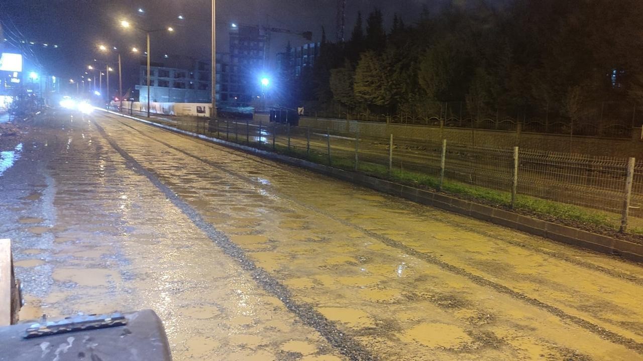 Kahramanmaraş’ta şiddetli yağışa karşı seferberlik
Kahramanmaraş’ta şiddetli yağışa karşı seferberlik