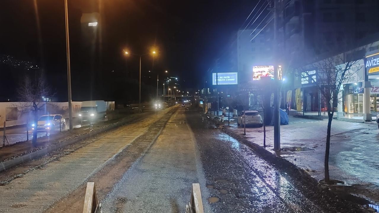 Kahramanmaraş’ta şiddetli yağışa karşı seferberlik
Kahramanmaraş’ta şiddetli yağışa karşı seferberlik