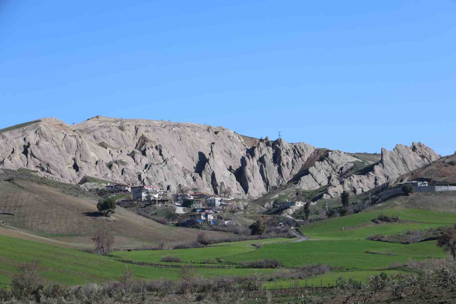 Kahramanmaraş’ta sivri ve keskin kayalar
