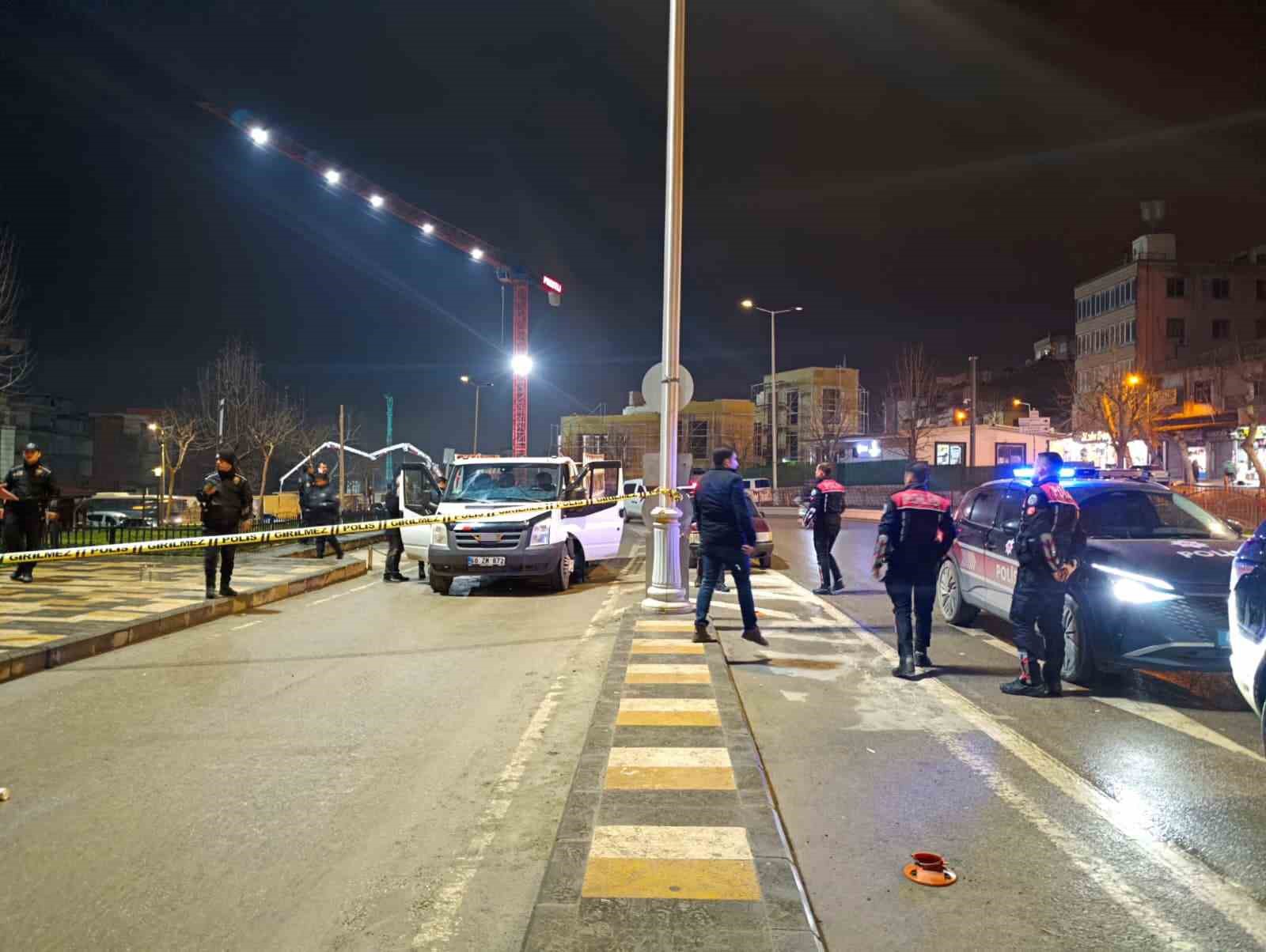 Kahramanmaraş’ta terk edilmiş kamyonet paniği
