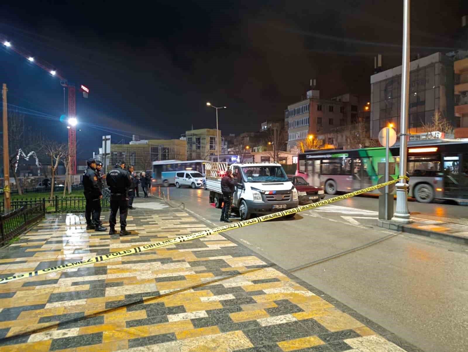 Kahramanmaraş’ta terk edilmiş kamyonet paniği
