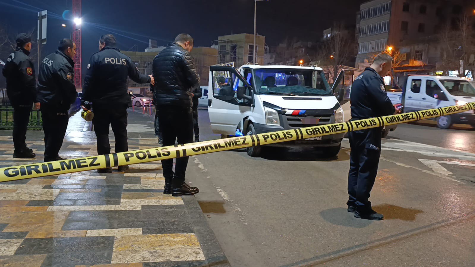 Kahramanmaraş’ta terk edilmiş kamyonet paniği
