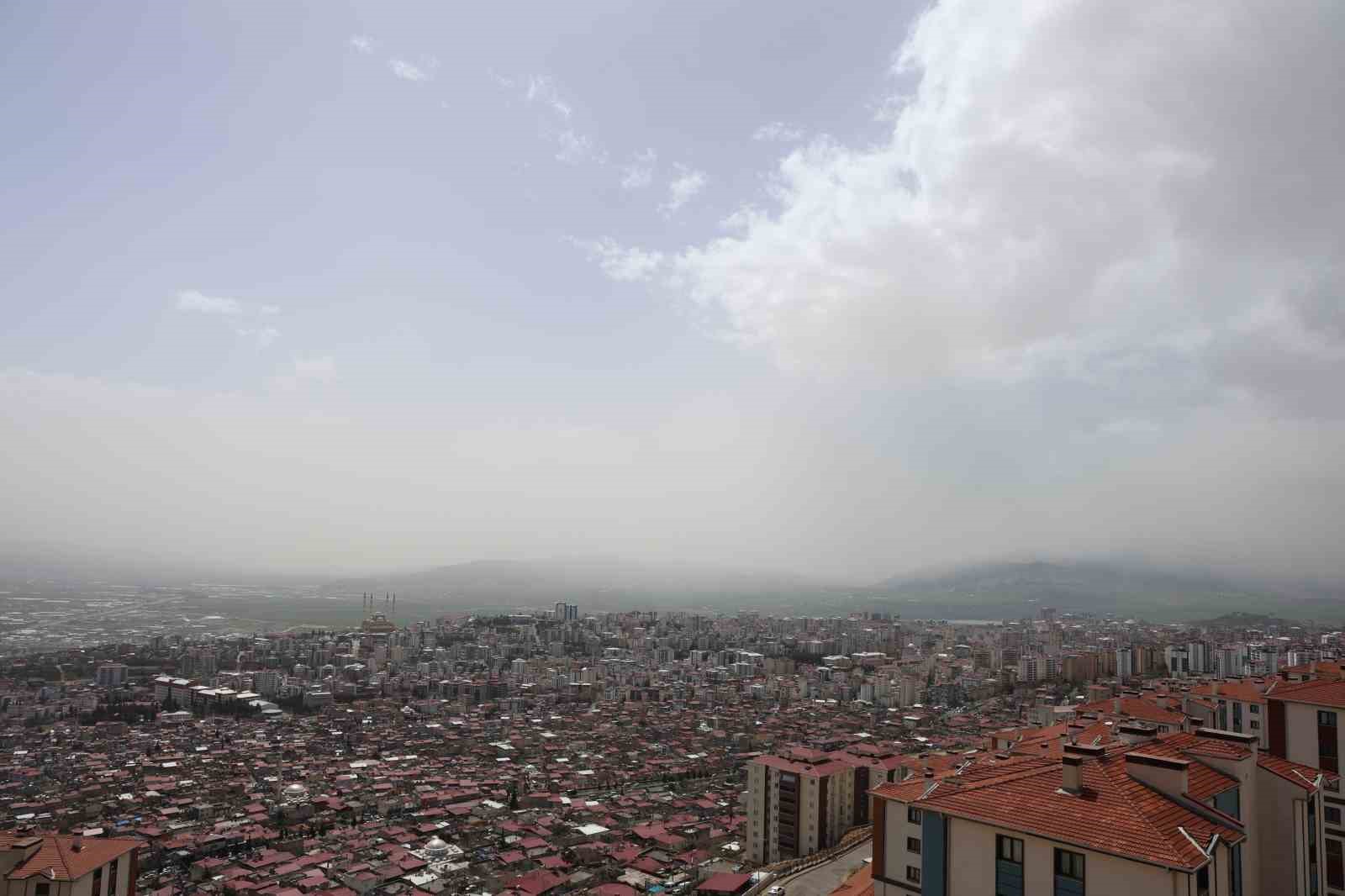 Kahramanmaraş’ta toz taşınımı etkili oldu
