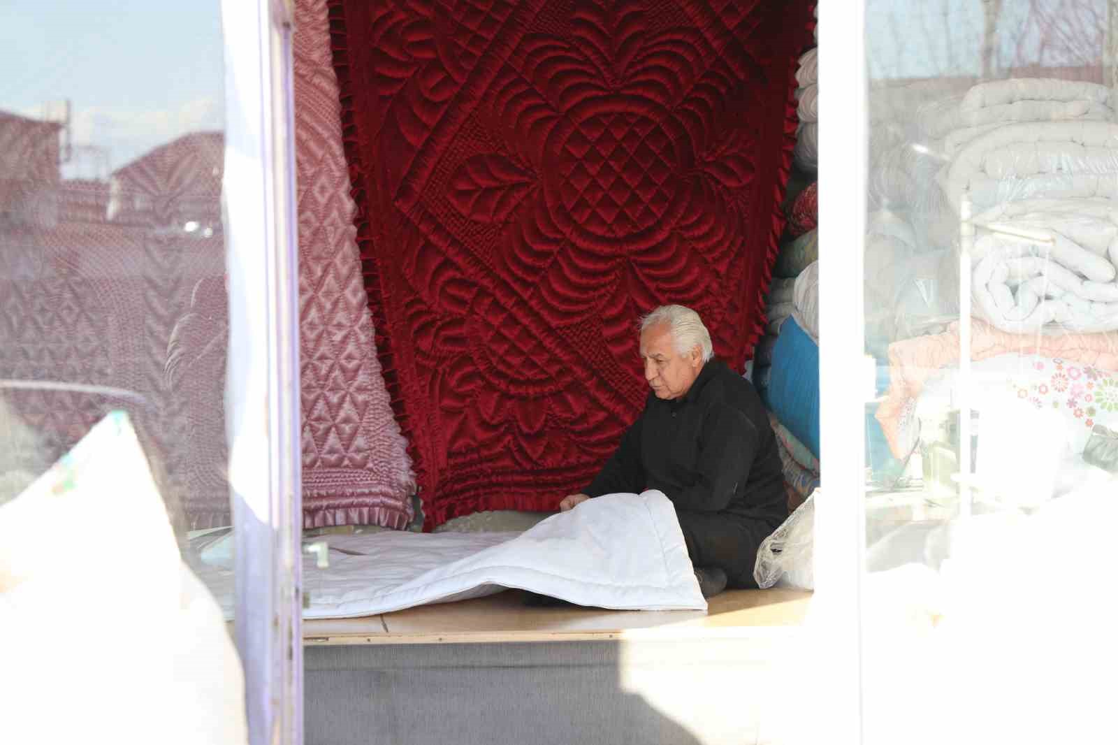 Kahramanmaraş’ta yorgancılık mesleği yok olma tehlikesiyle karşı karşıya
Kahramanmaraş’ta yorgancılık mesleği yok olma tehlikesiyle karşı karşıya